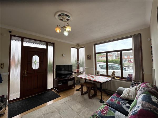 Queensway - Picture 2