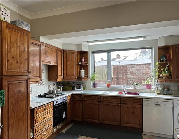 Queensway - Picture 8