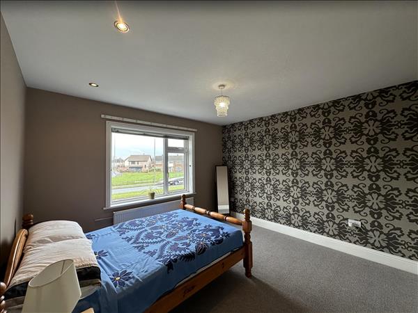 Queensway - Picture 11