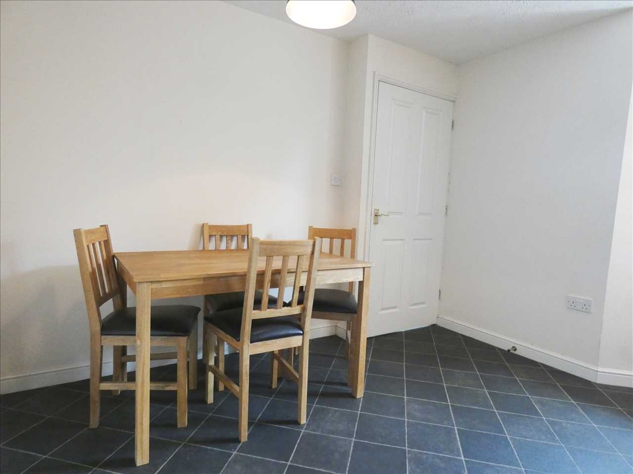 Woodcross Avenue - Picture 5