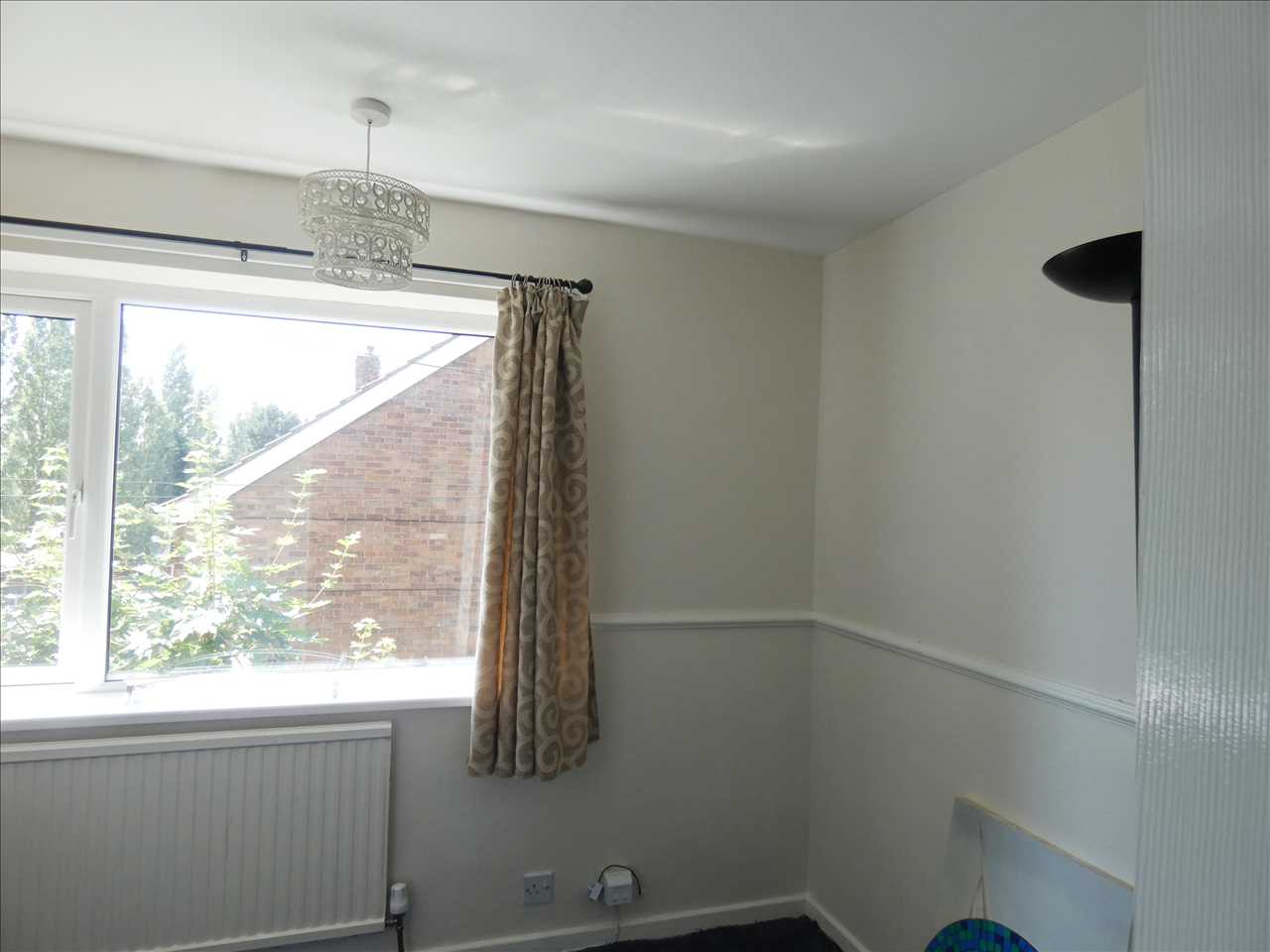Chapman Avenue - Picture 7