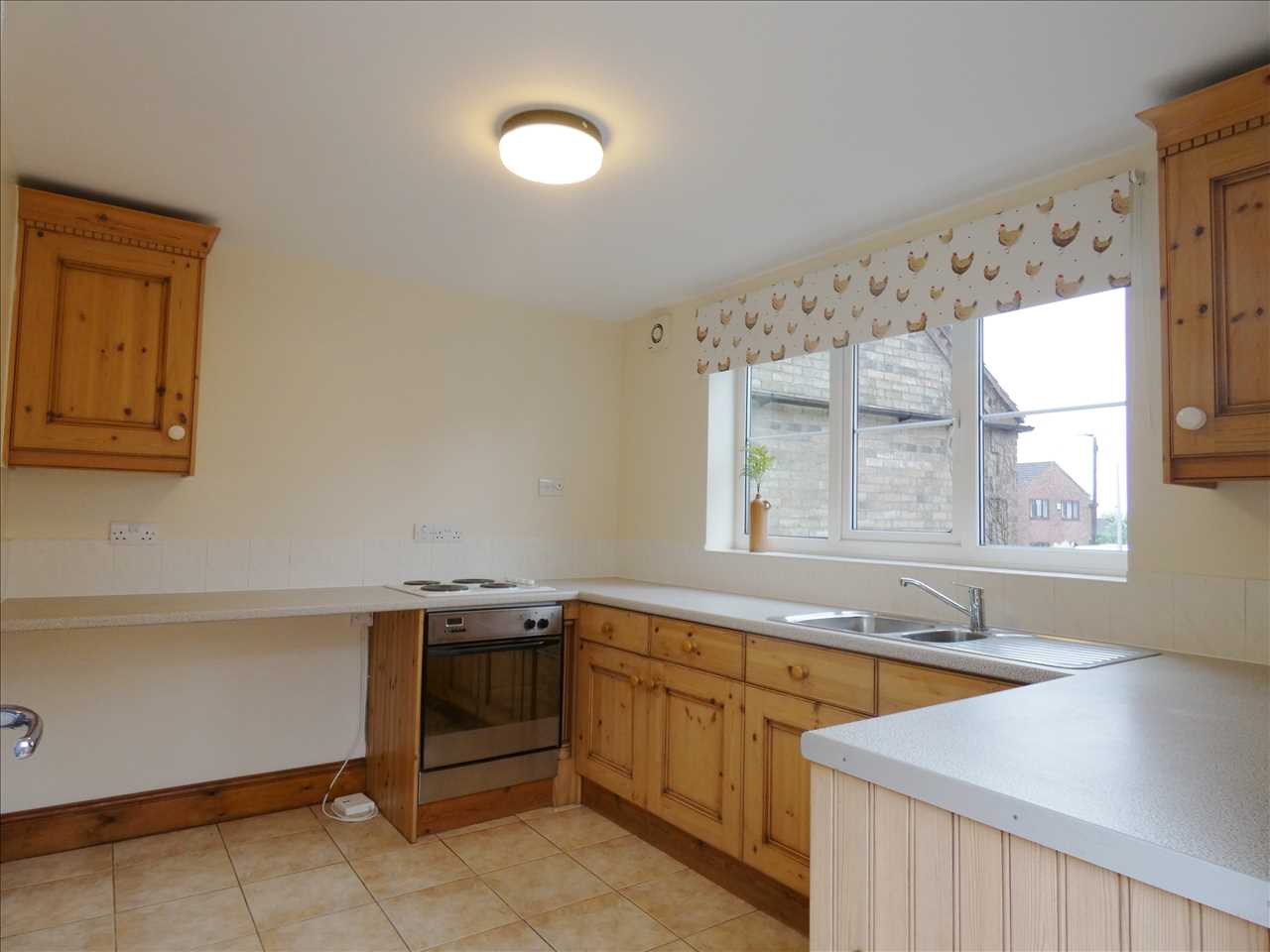 May Cottage - Picture 3