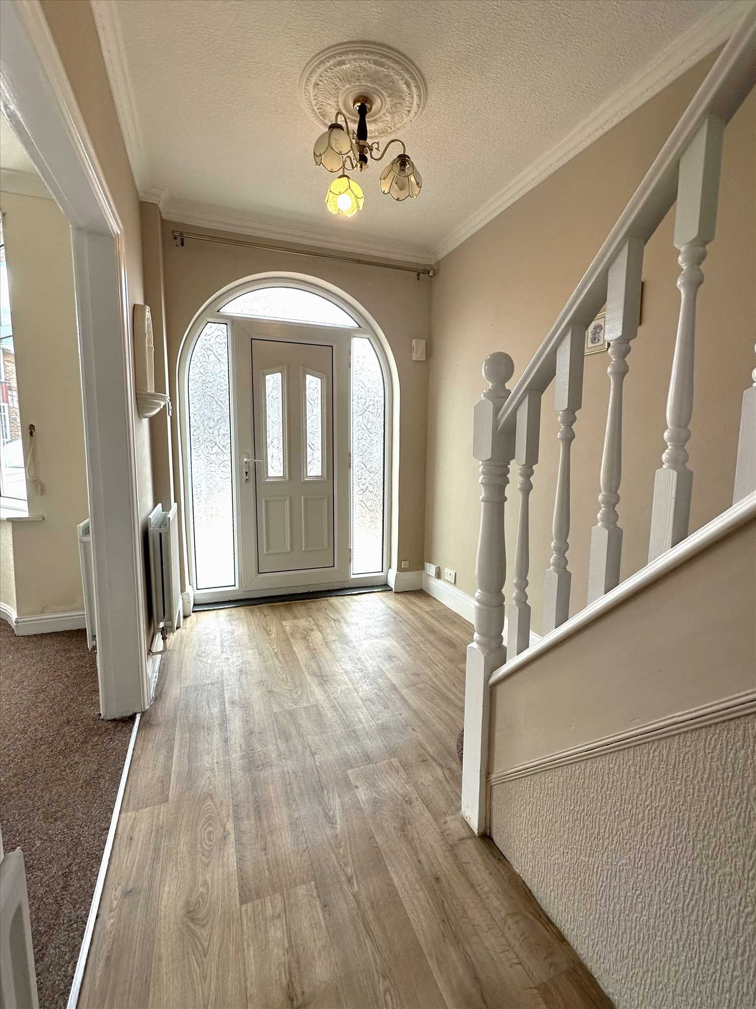 Newland Avenue - Picture 2