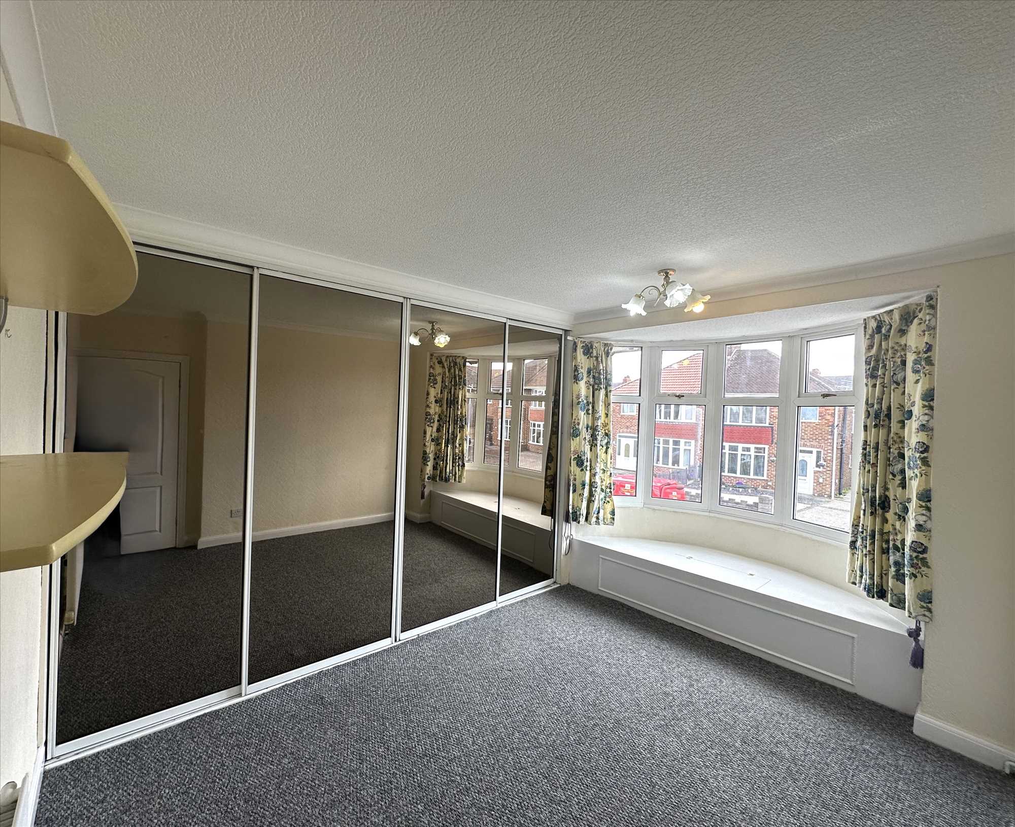 Newland Avenue - Picture 8
