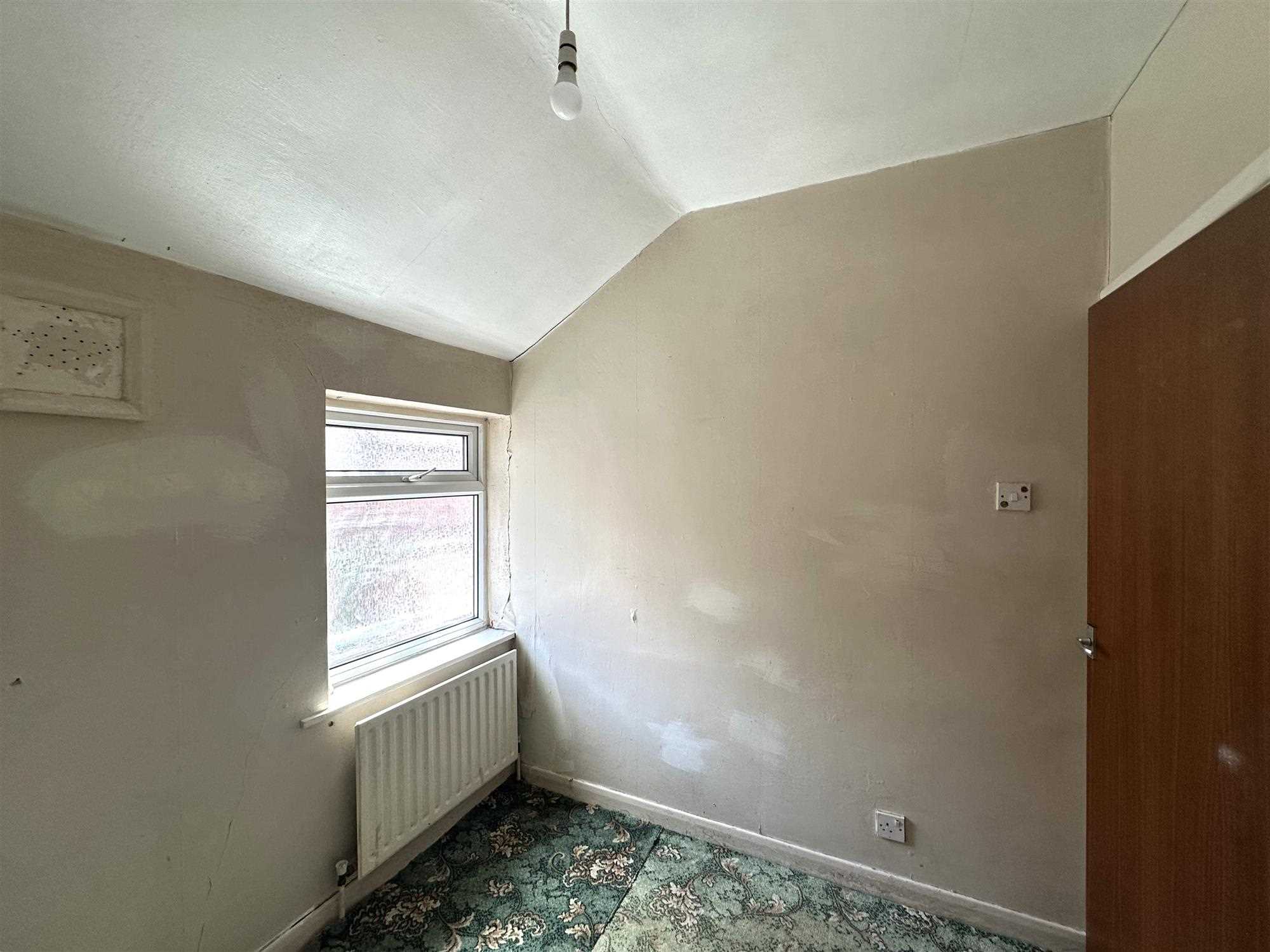Doncaster Road - Picture 6