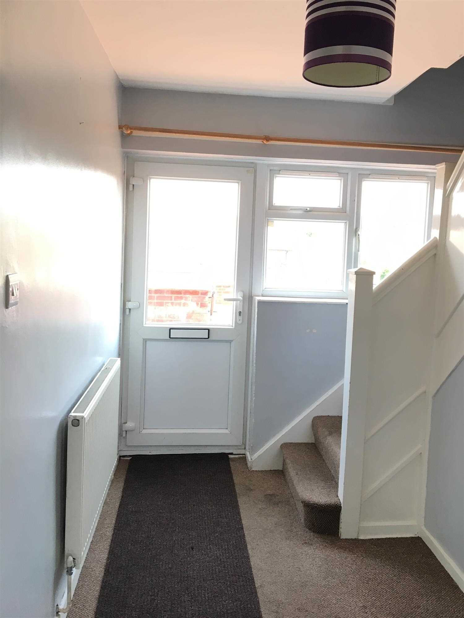 Willoughby Road - Picture 2
