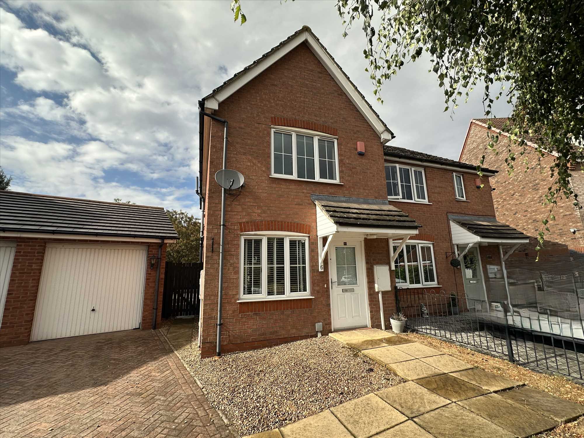 Sanderling Way - Picture 1