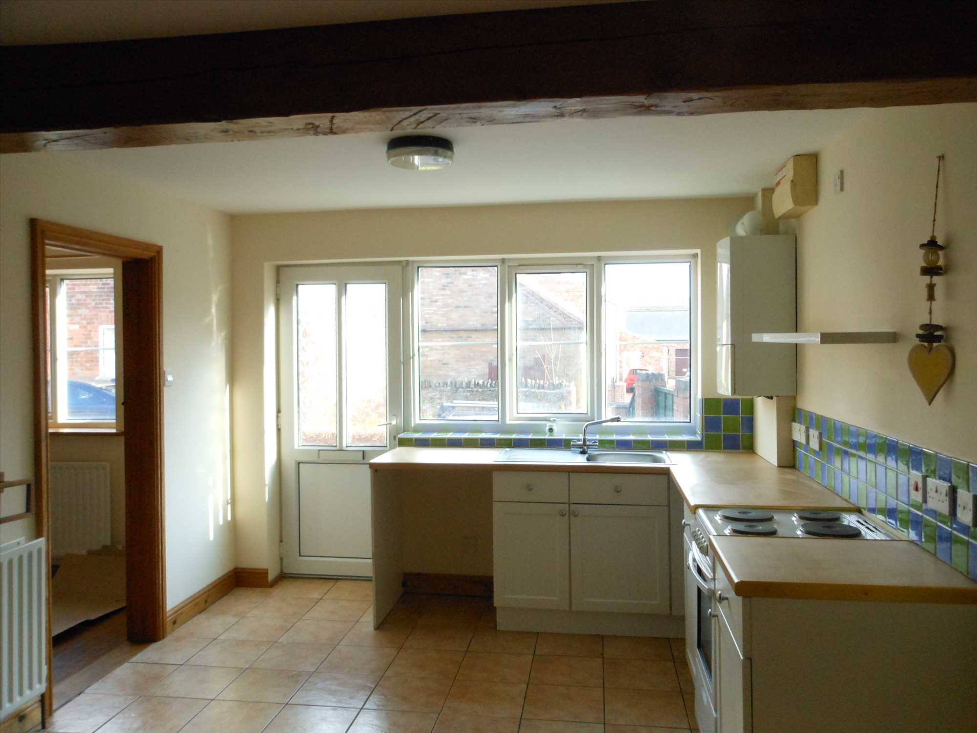 High Street - Picture 6