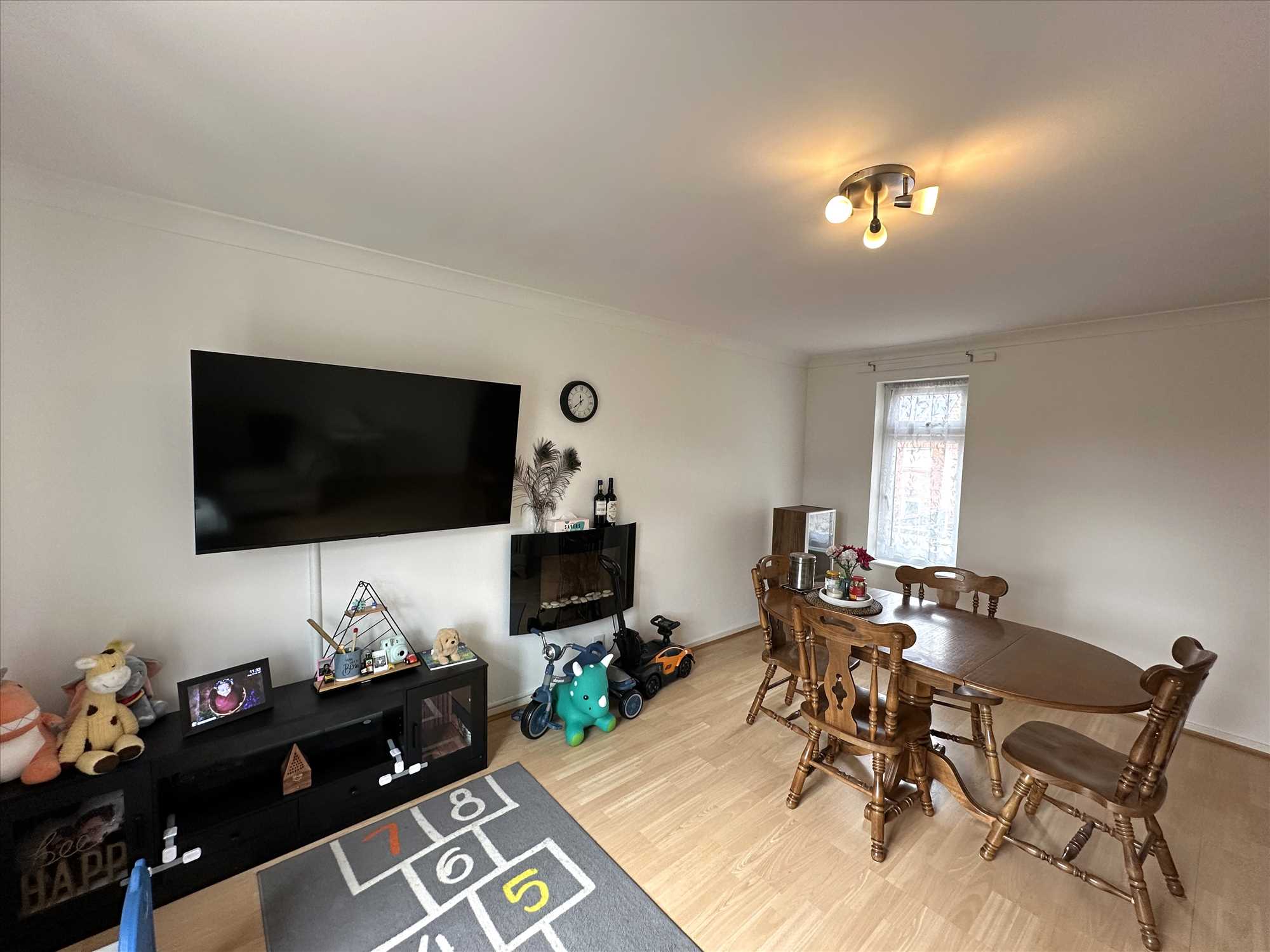 Tideswell Court, off Mansfield Road - Picture 3