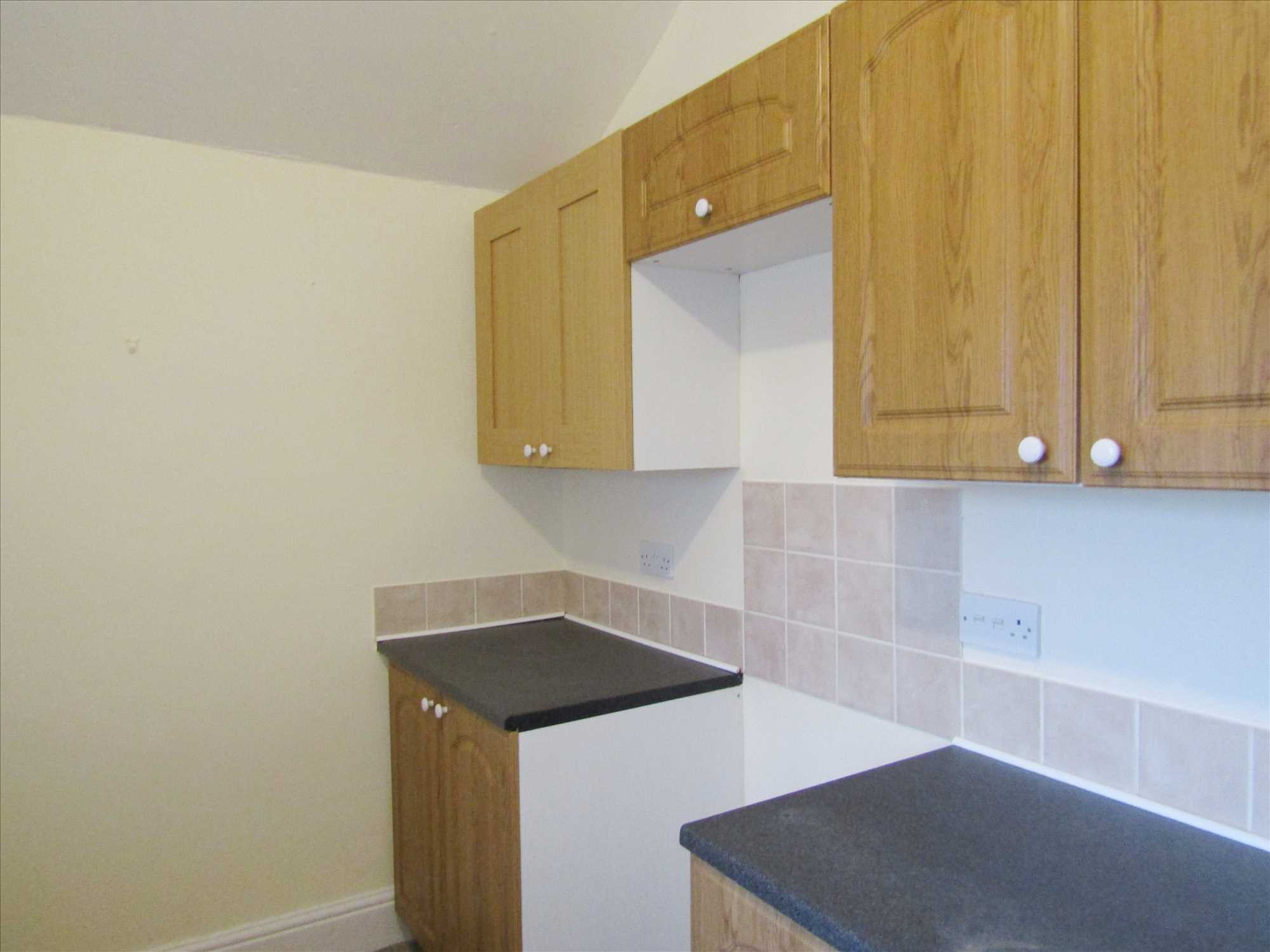 Doncaster Road - Picture 4