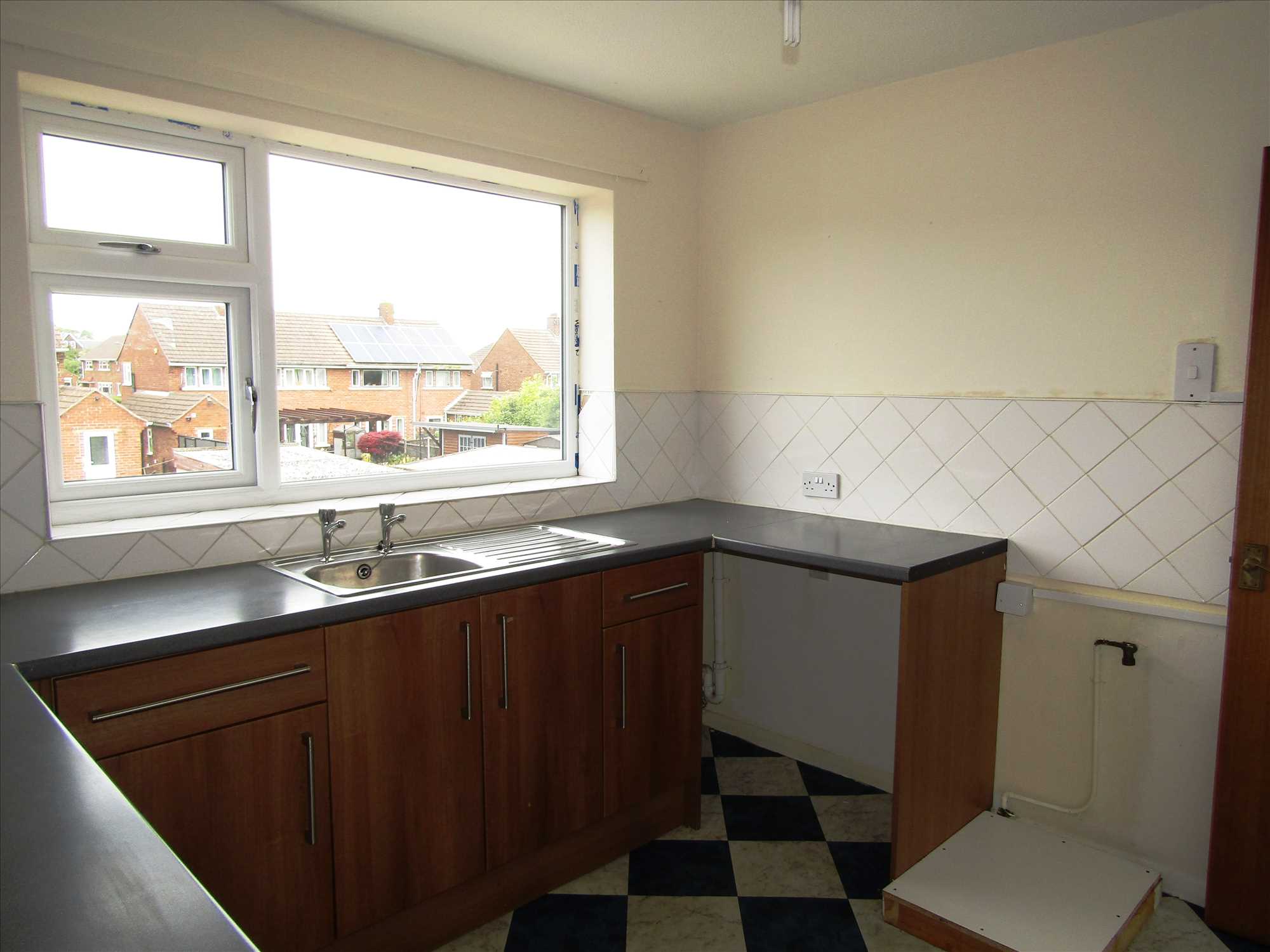 Ancaster Court - Picture 4