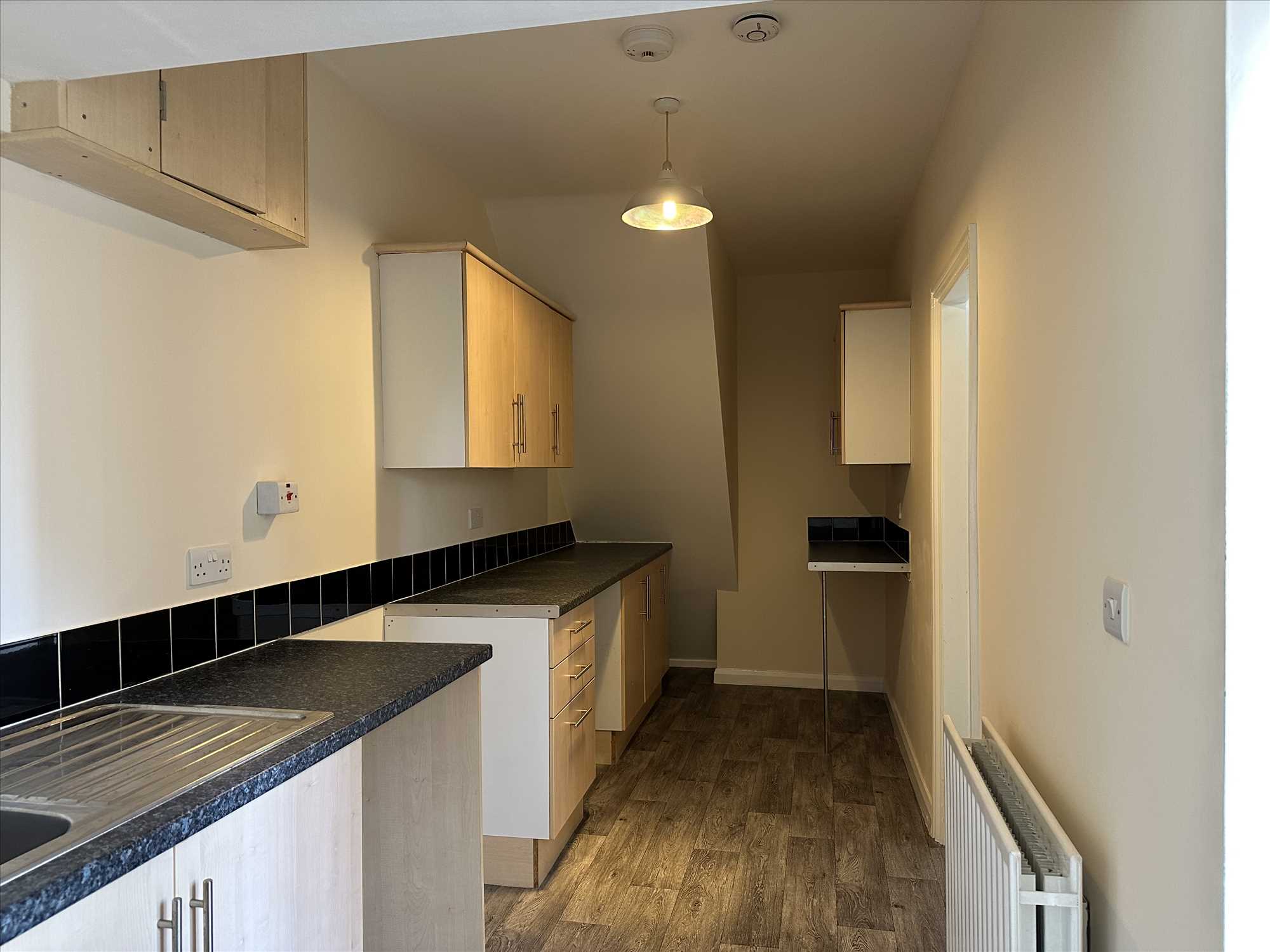 Warwick Road - Picture 4