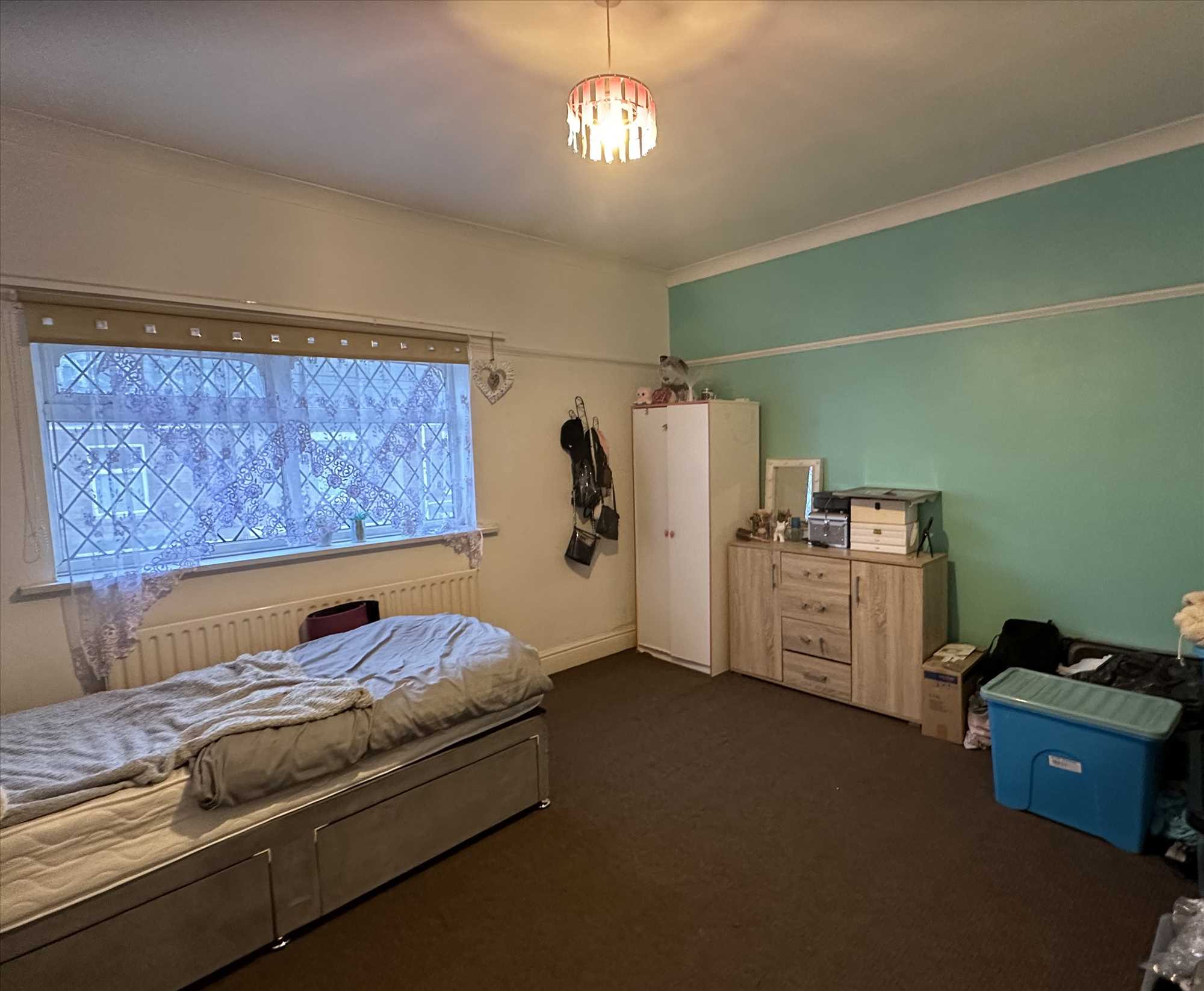 Cemetery Road - Picture 6