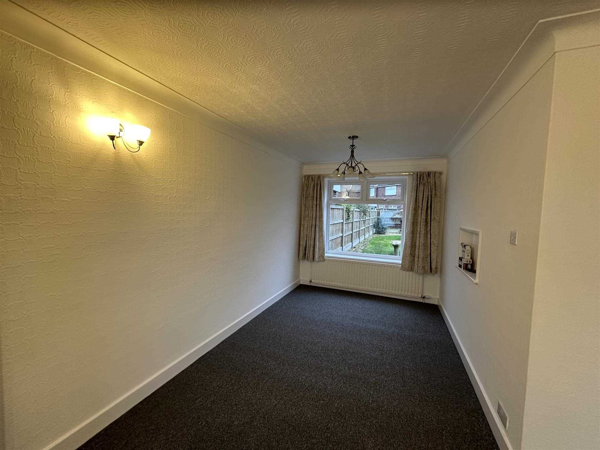 Queensway - Picture 4