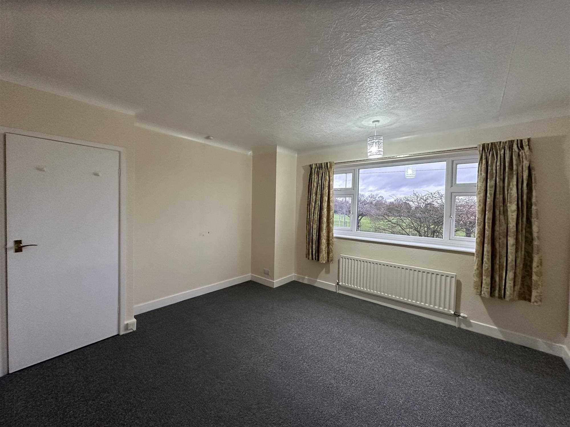 Queensway - Picture 6