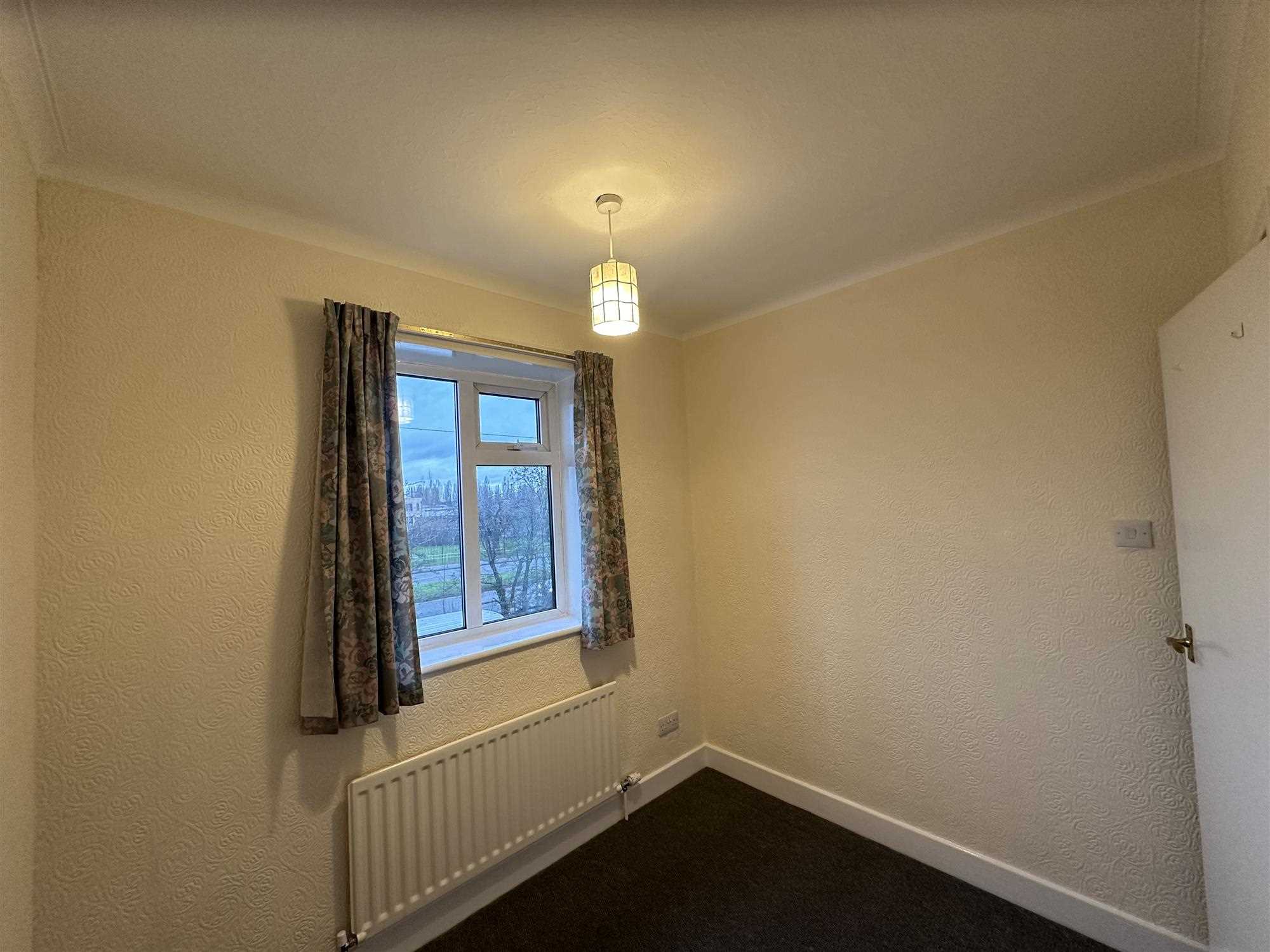 Queensway - Picture 8