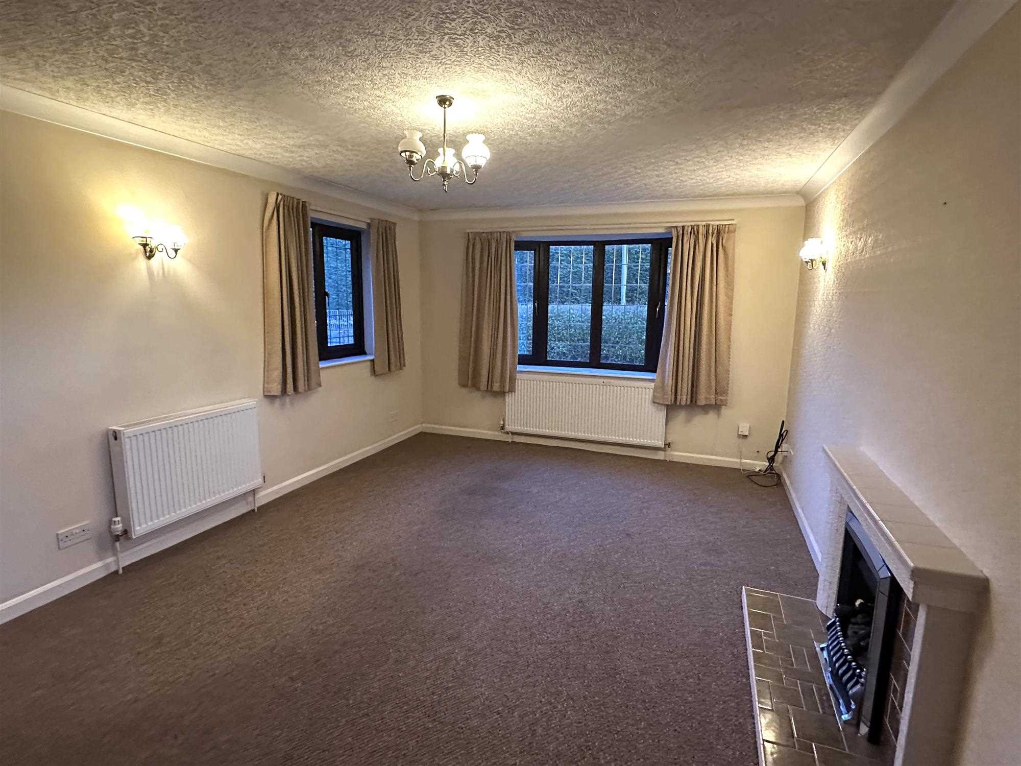 Newport Drive - Picture 4