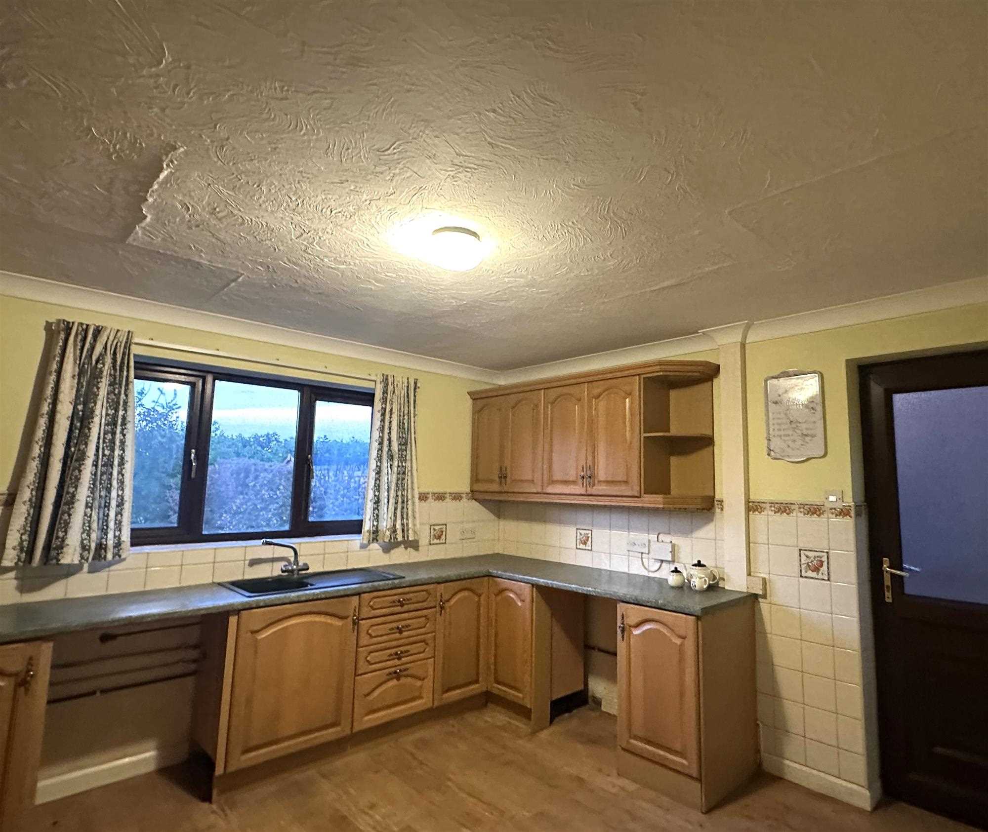 Newport Drive - Picture 6