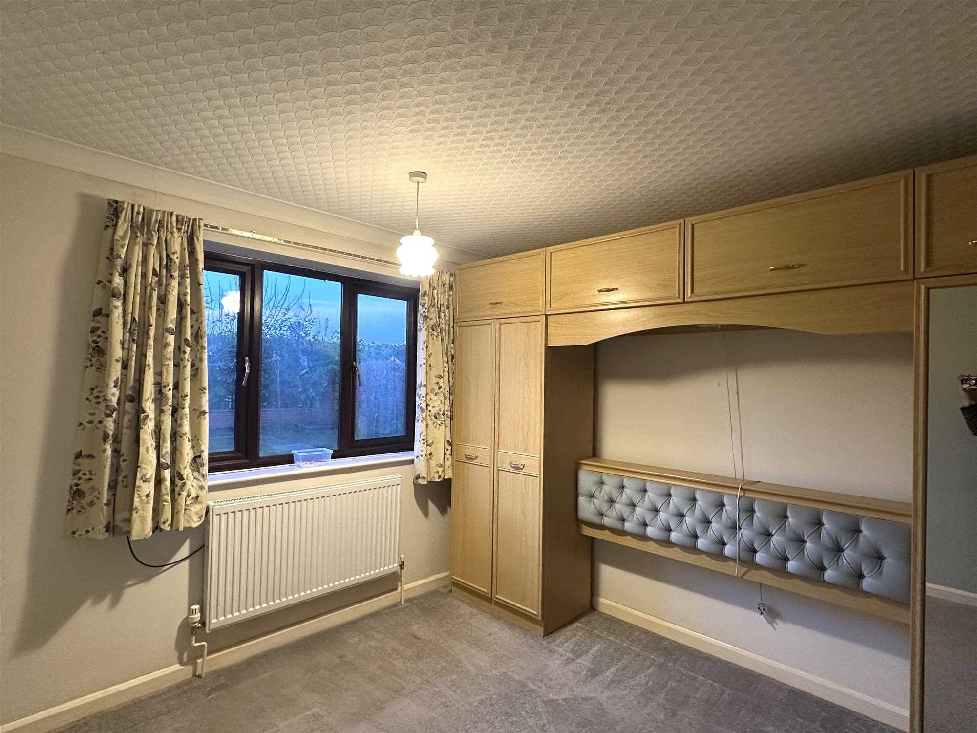 Newport Drive - Picture 7