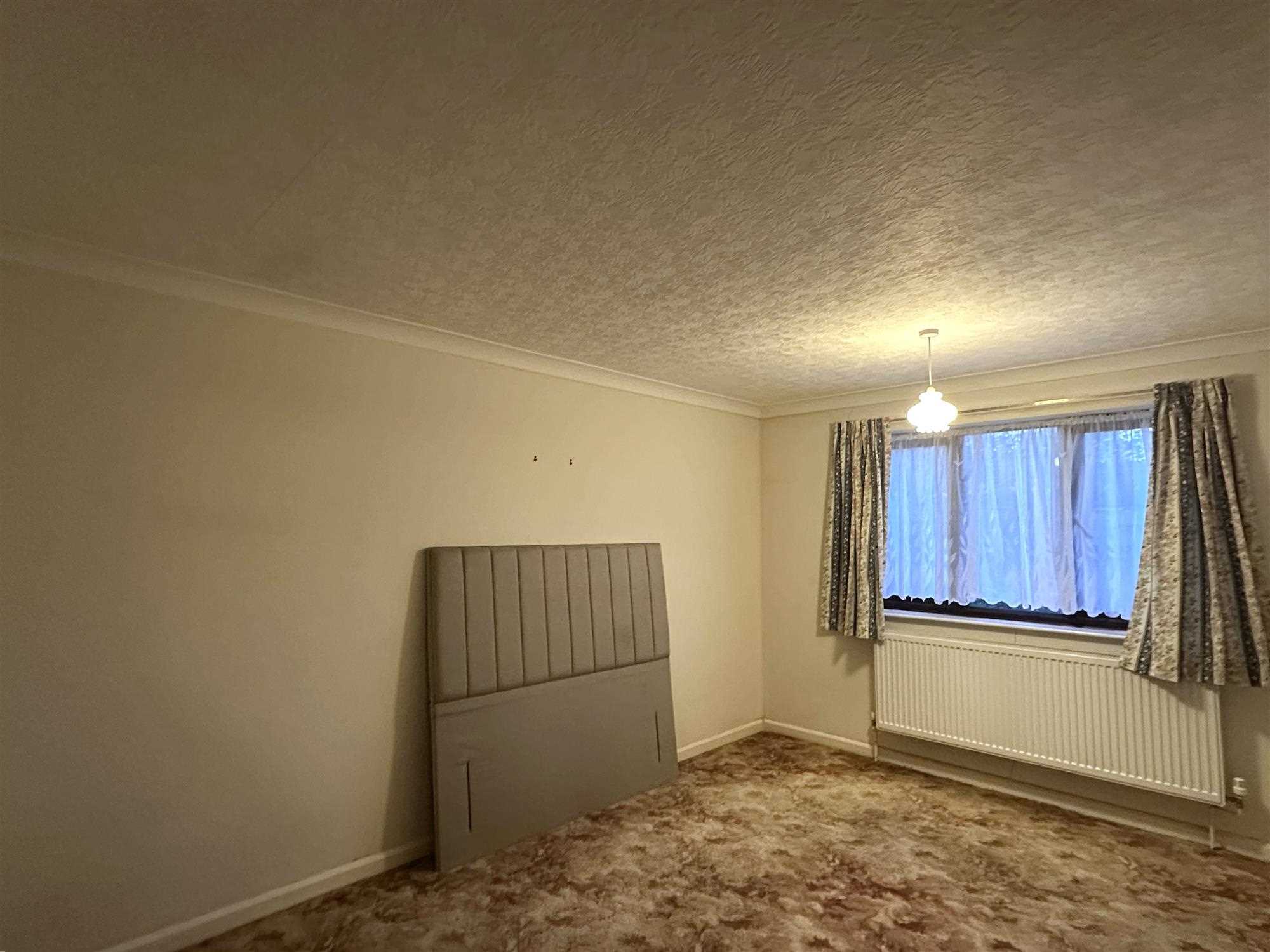 Newport Drive - Picture 8