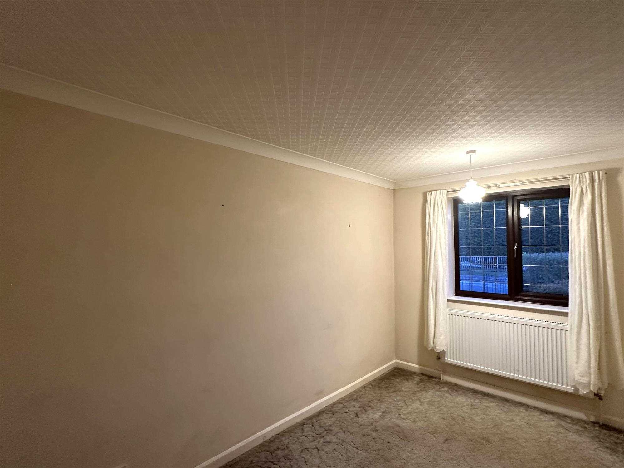 Newport Drive - Picture 9