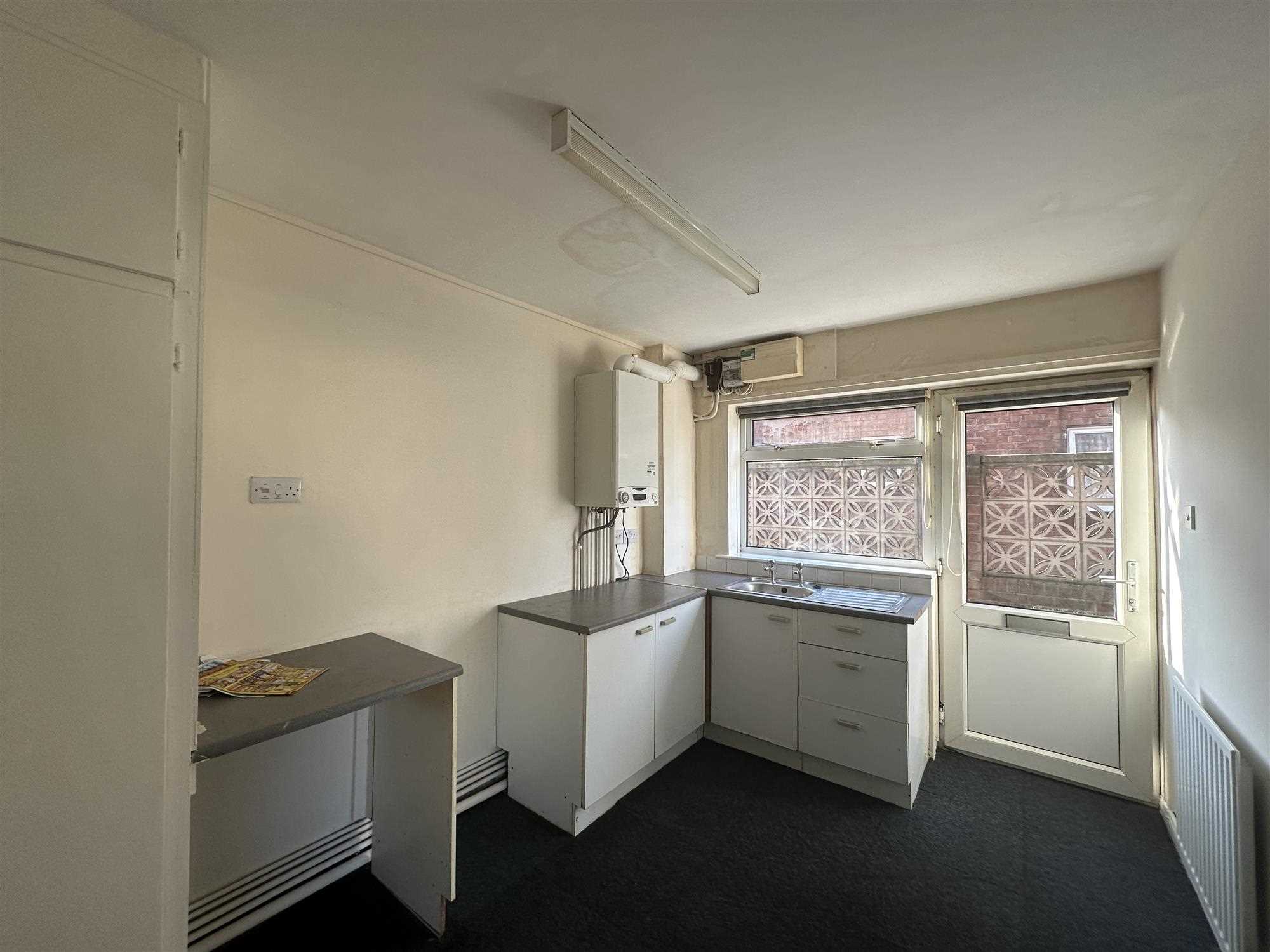 Warwick Road - Picture 4