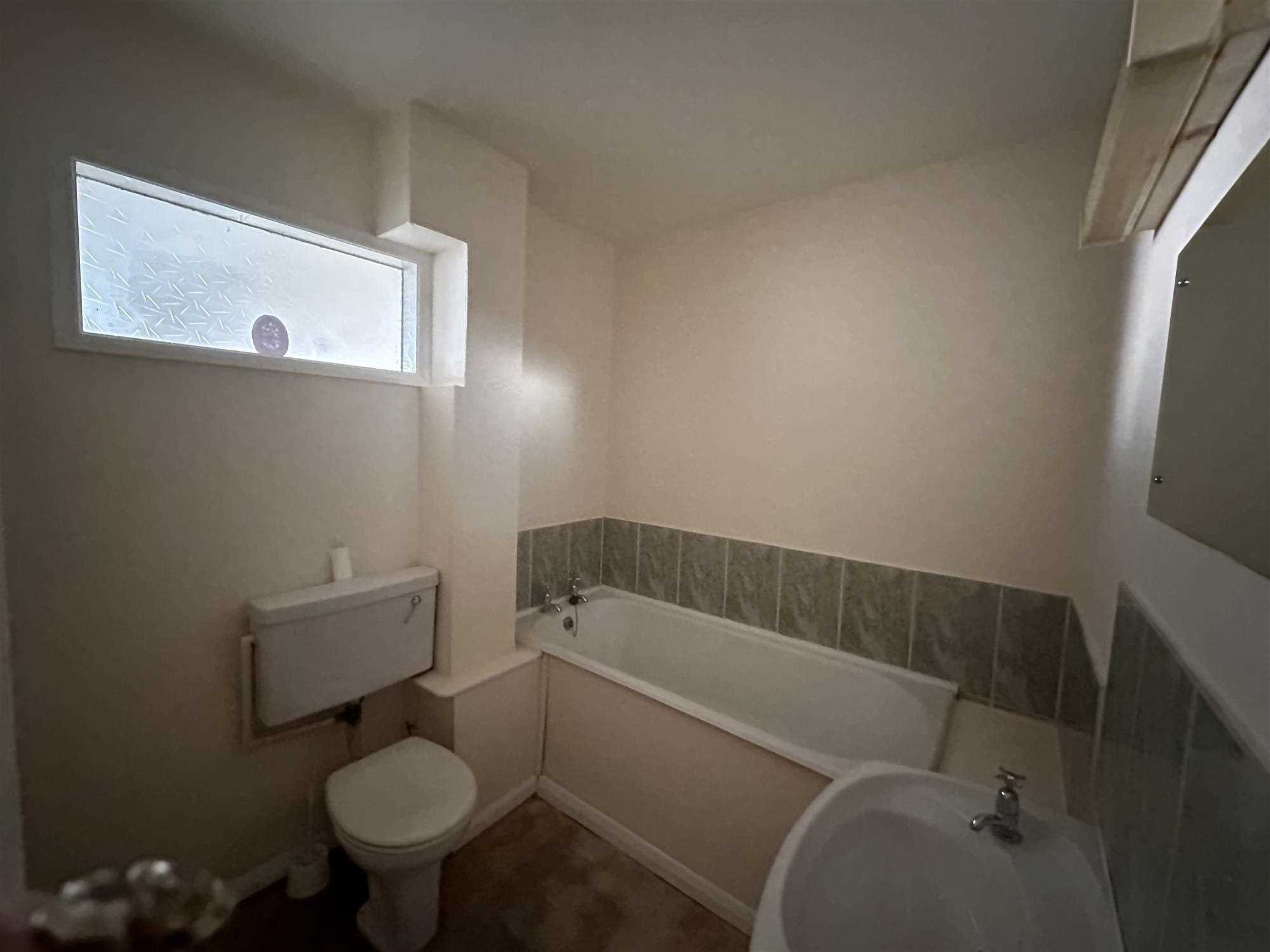 Warwick Road - Picture 5