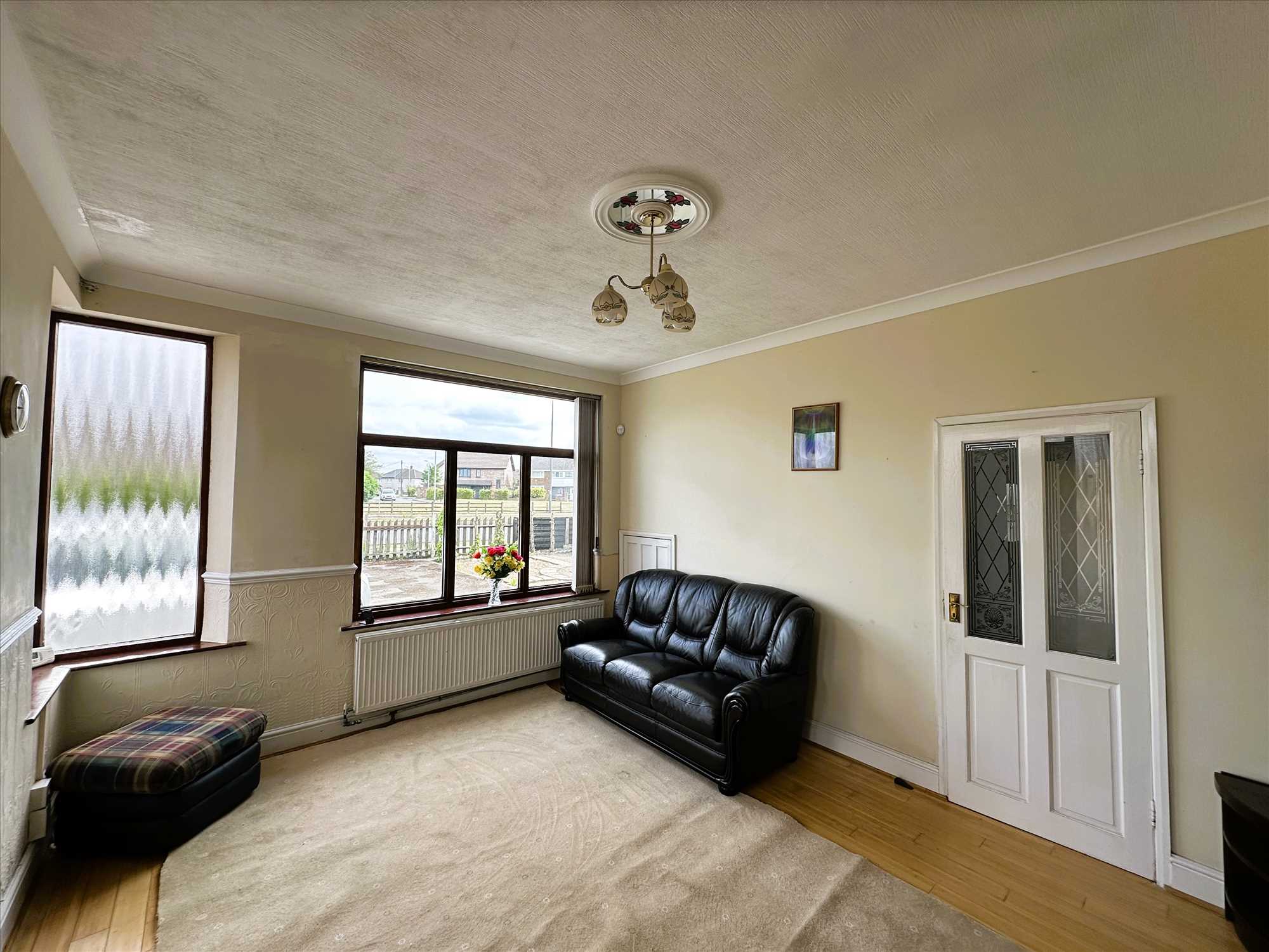 Queensway - Picture 2