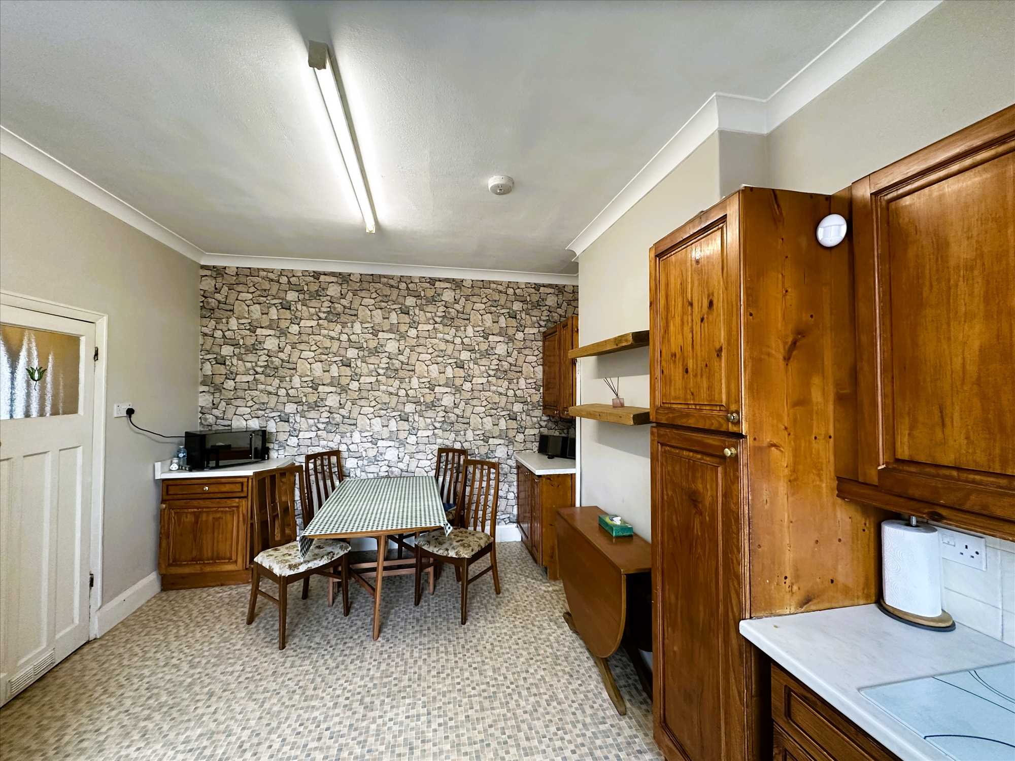 Queensway - Picture 5