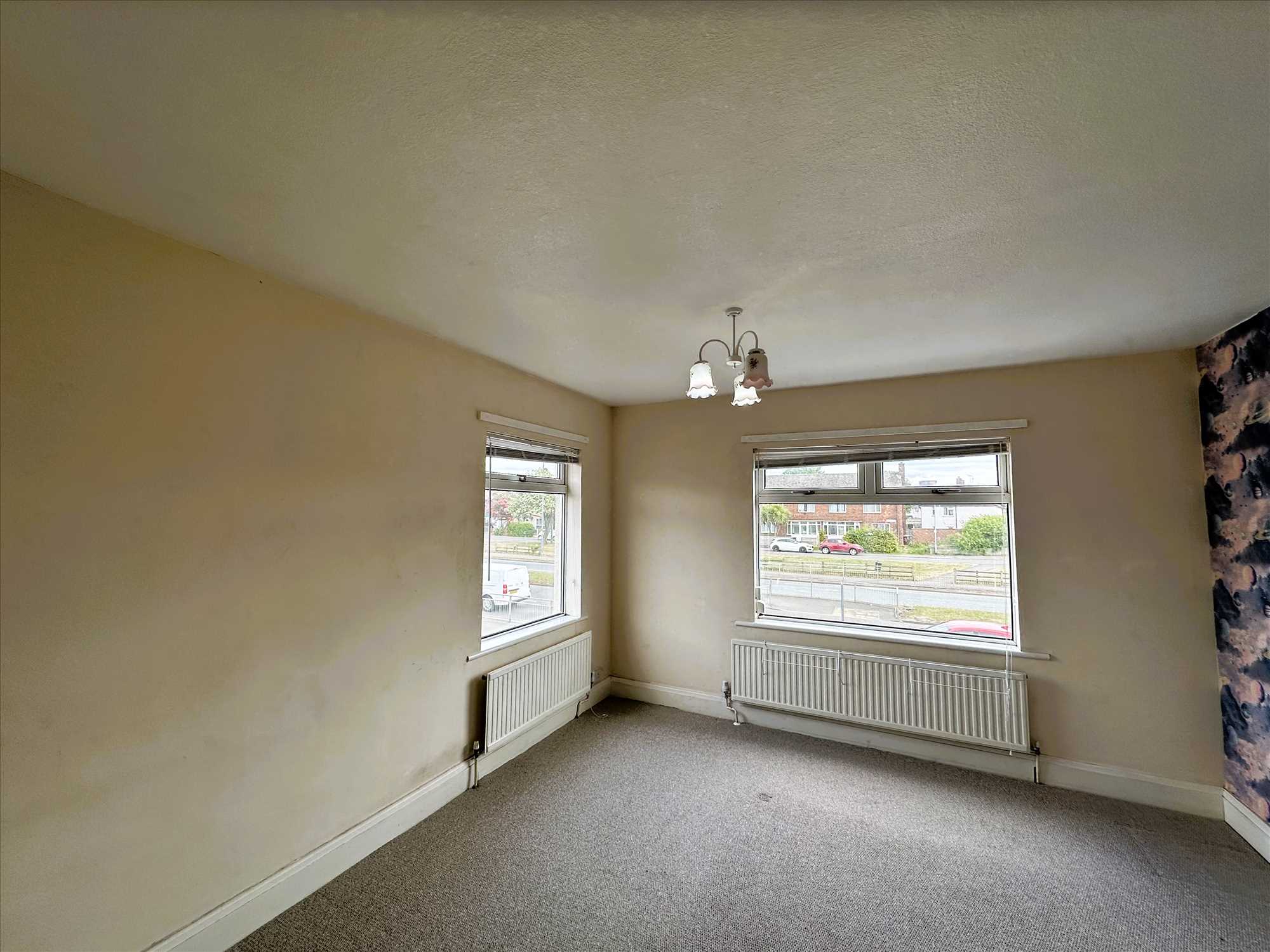 Queensway - Picture 12