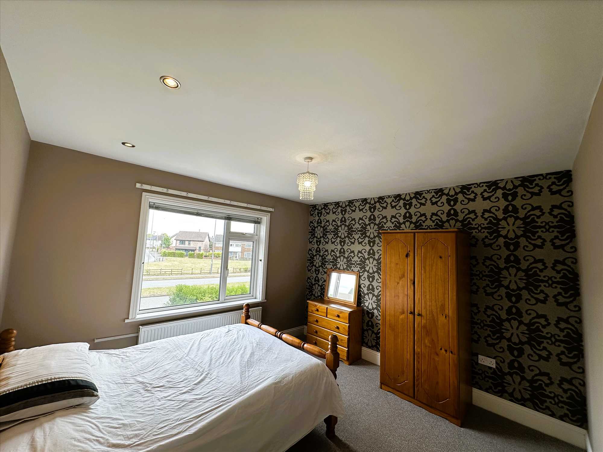 Queensway - Picture 13