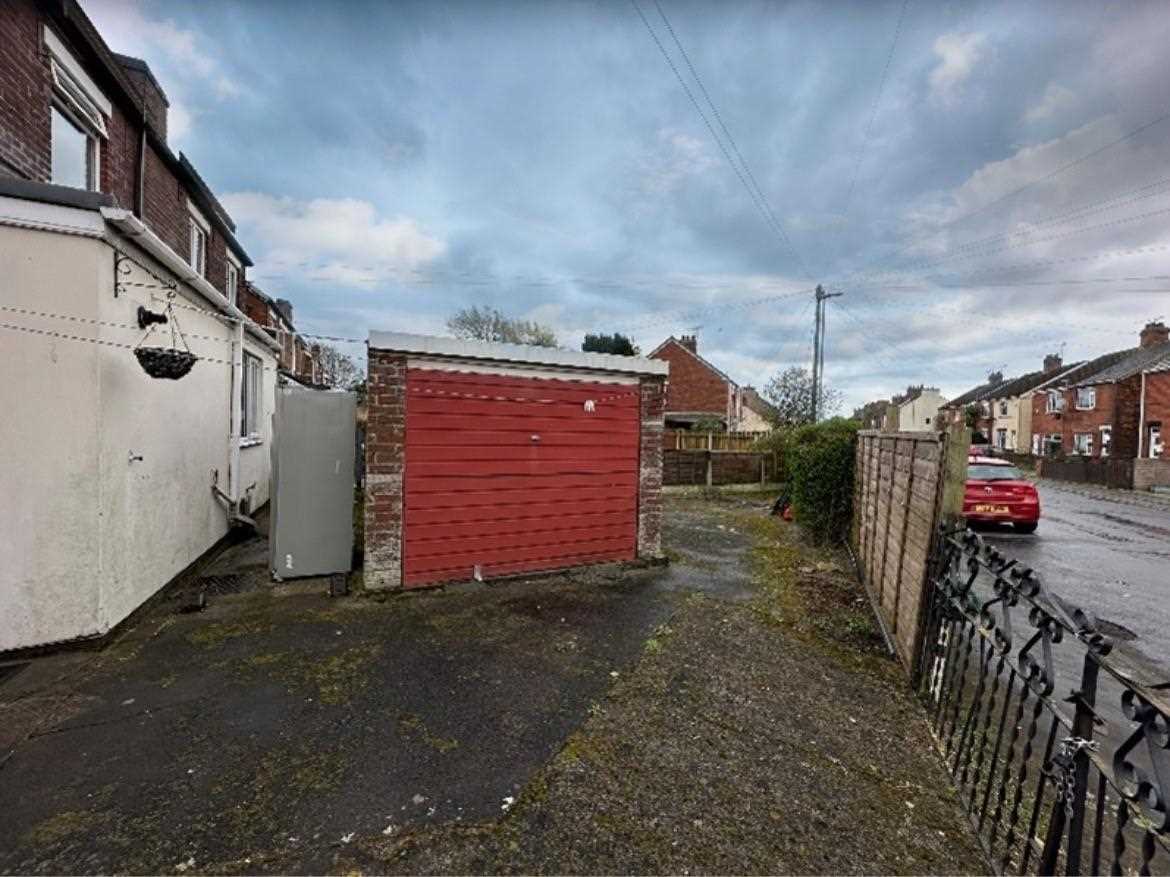 Queensway - Picture 16