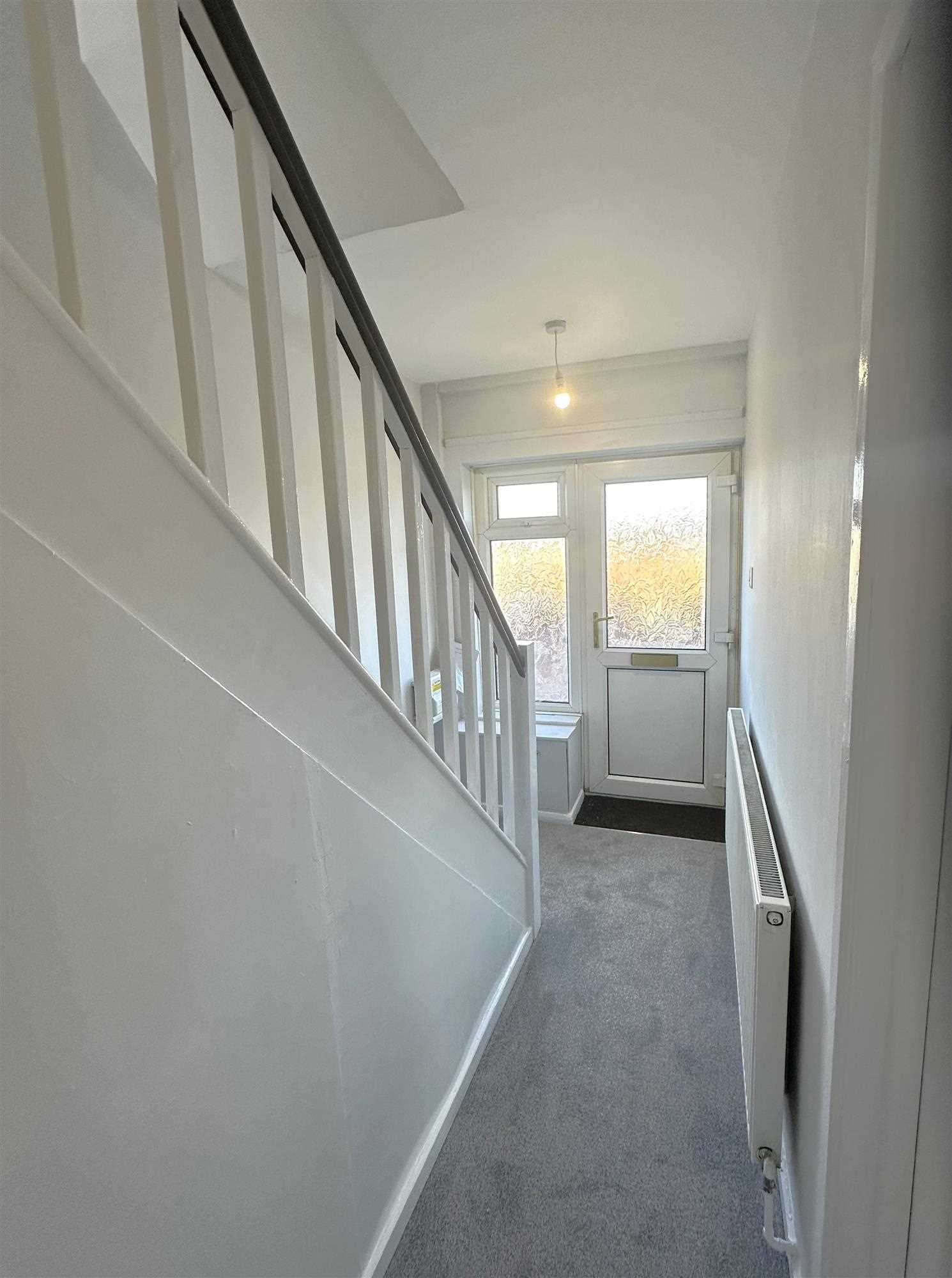Willoughby Road - Picture 2