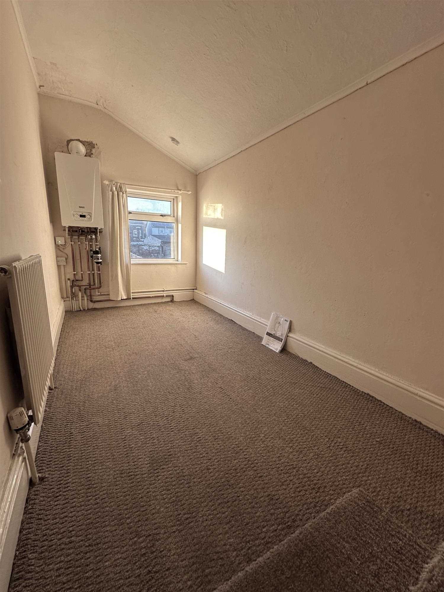Alexandra Road - Picture 8