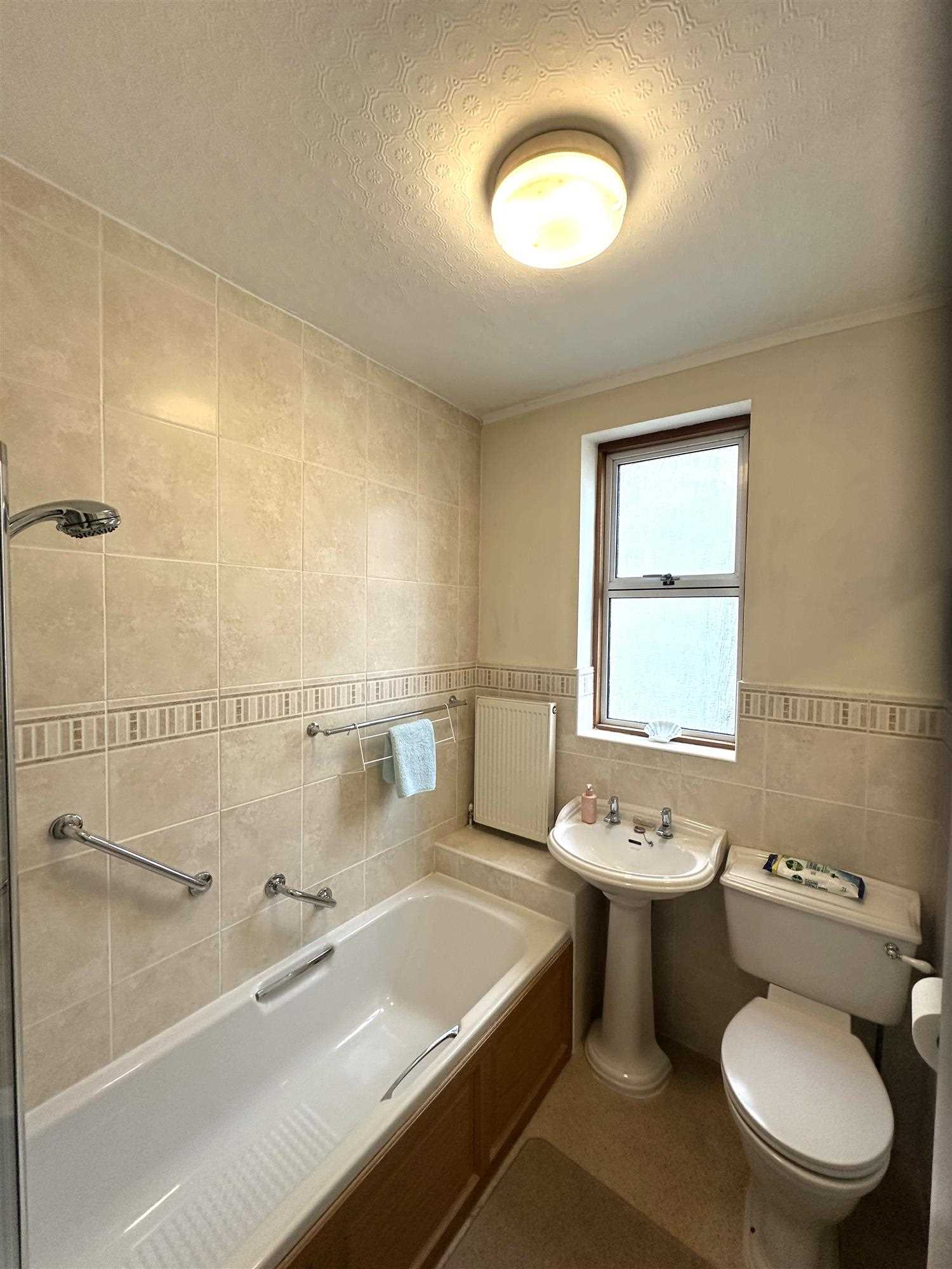 Ashby Road - Picture 15