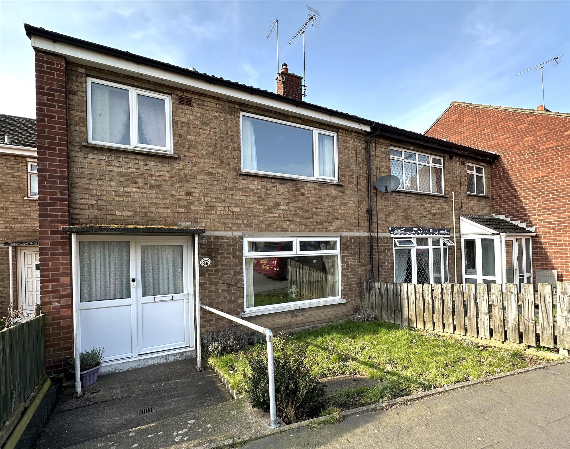 Coventry Close - Picture 1