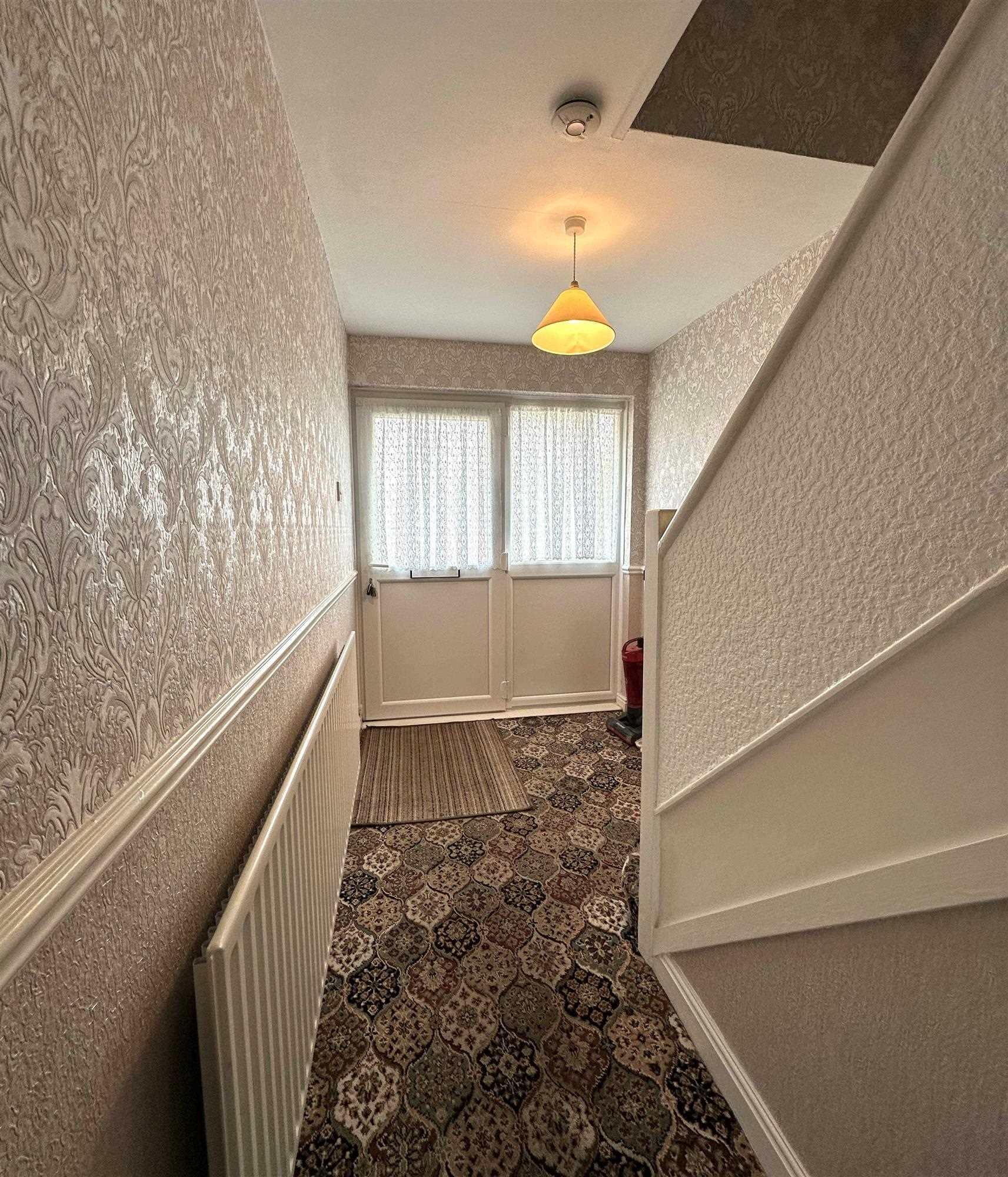 Coventry Close - Picture 2