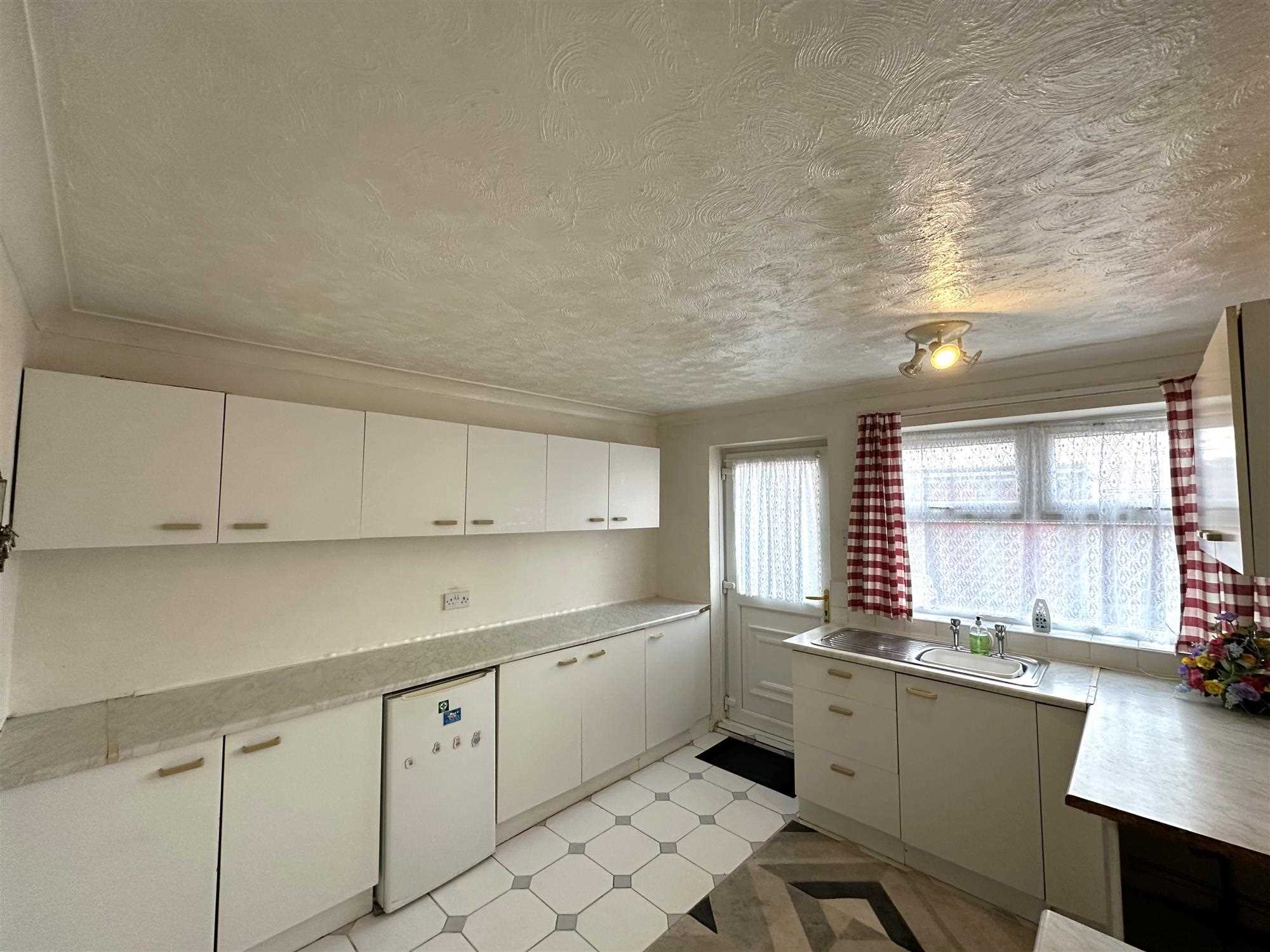 Coventry Close - Picture 4