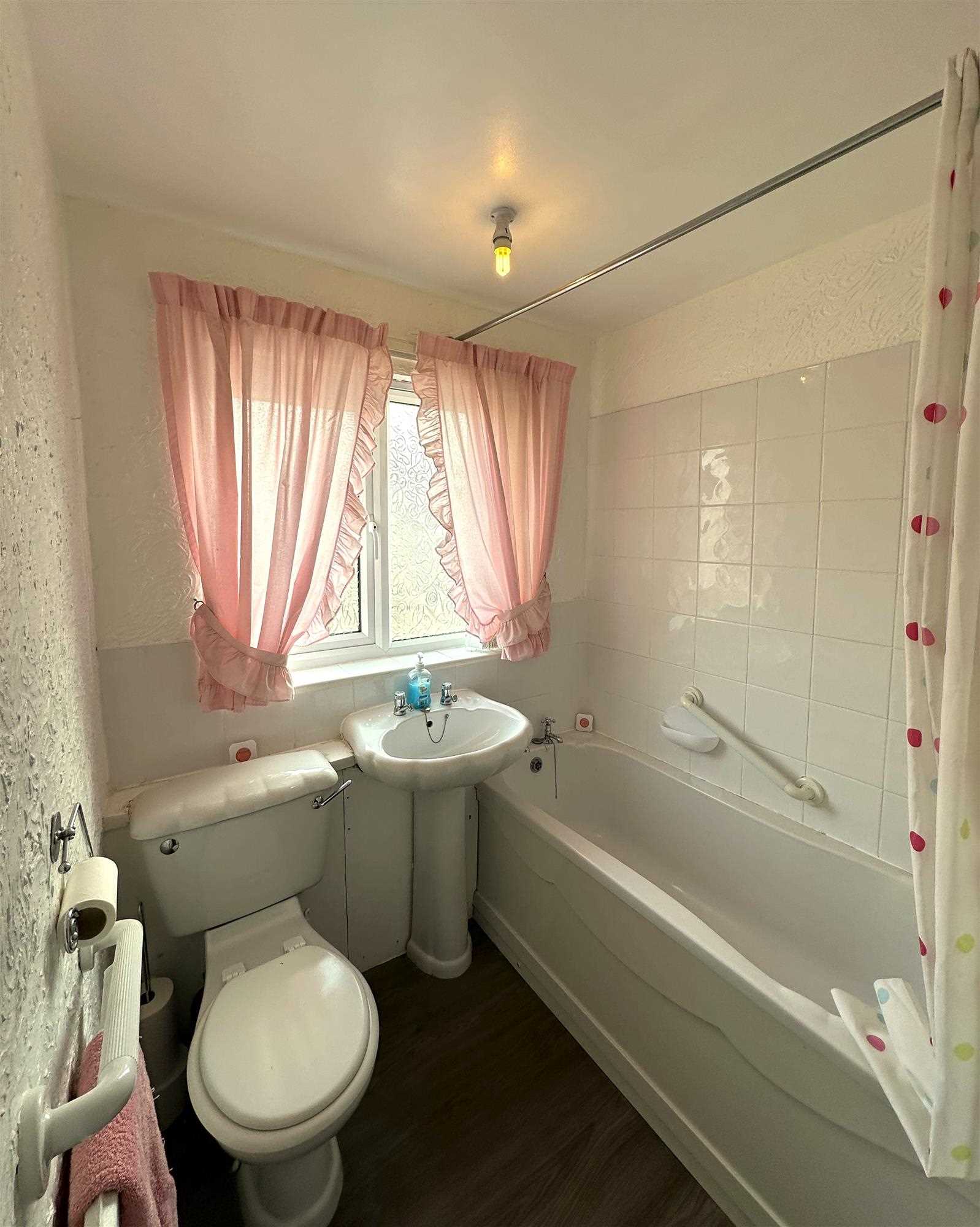 Coventry Close - Picture 11