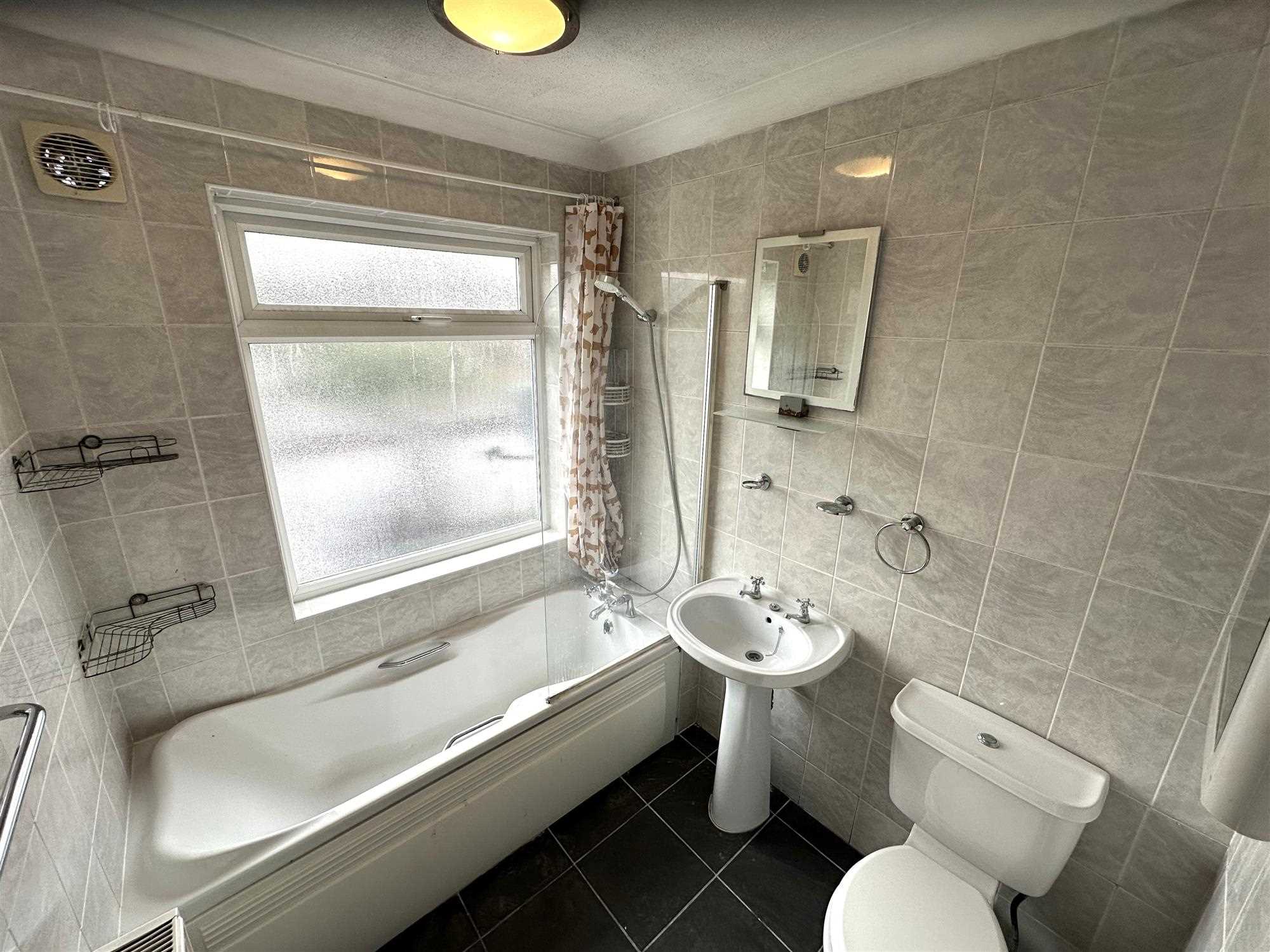 Shirley Crescent - Picture 10
