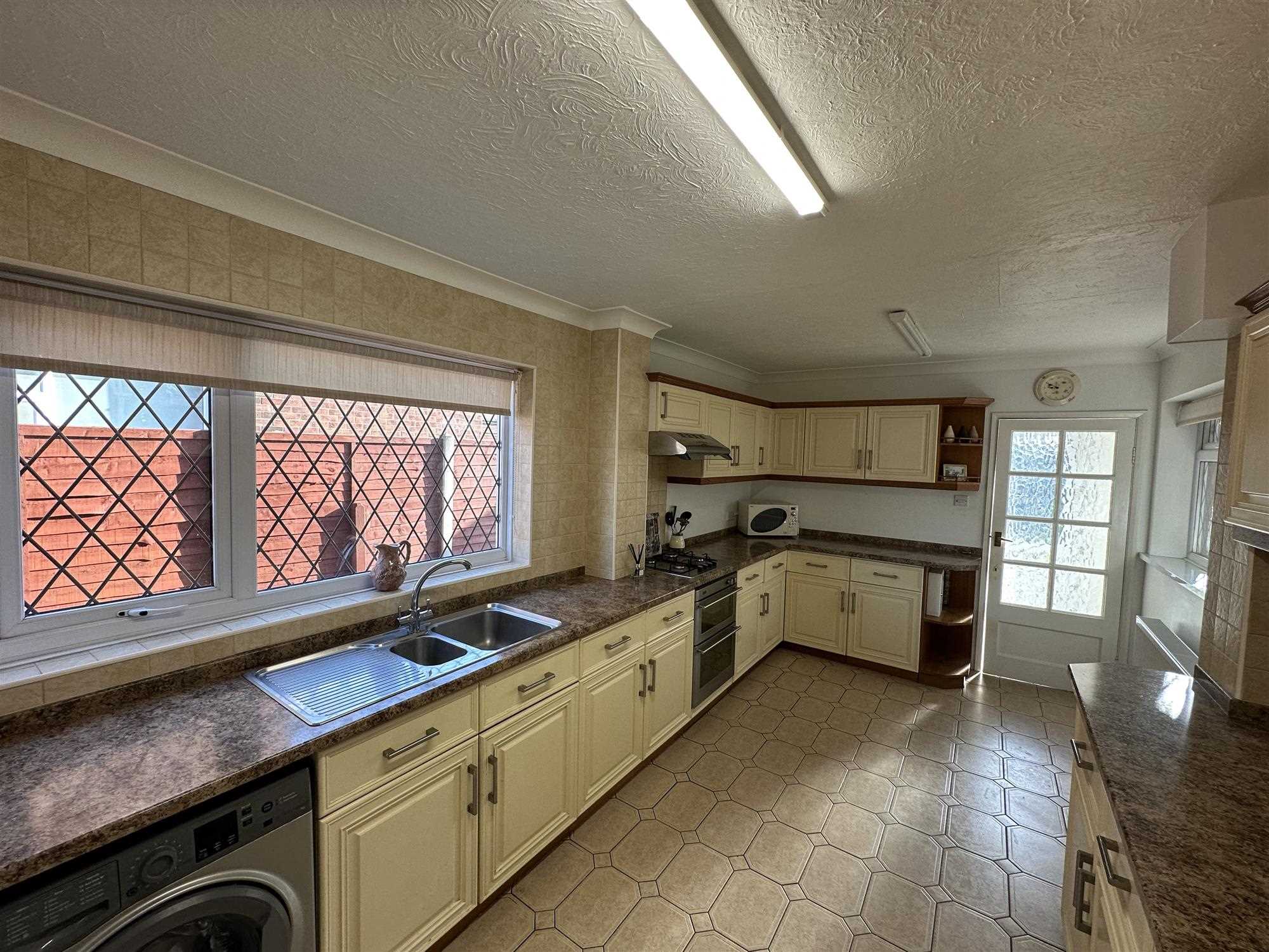 Parkin Road - Picture 9