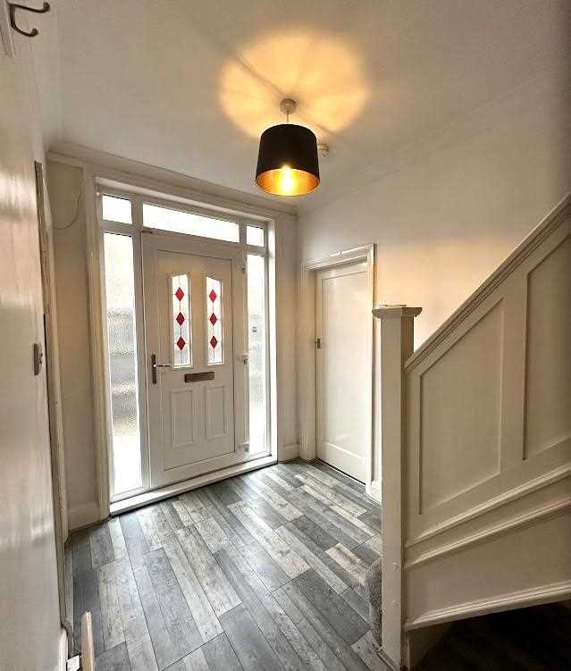 Burringham Road - Picture 2