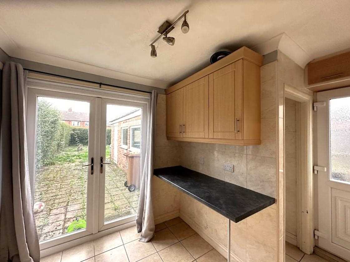 Burringham Road - Picture 7