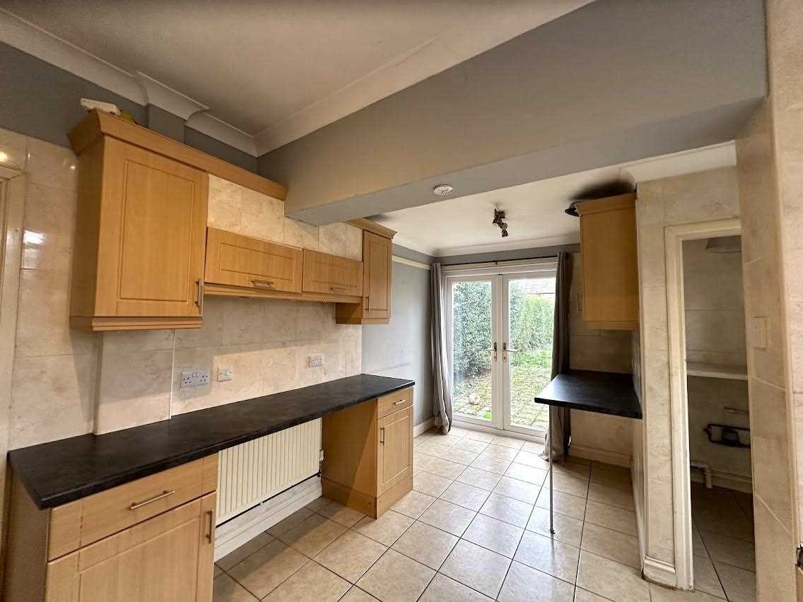 Burringham Road - Picture 9
