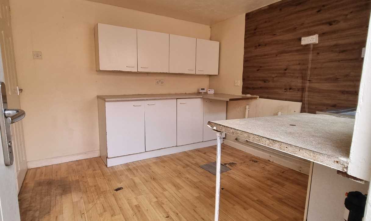 Doncaster Road - Picture 17