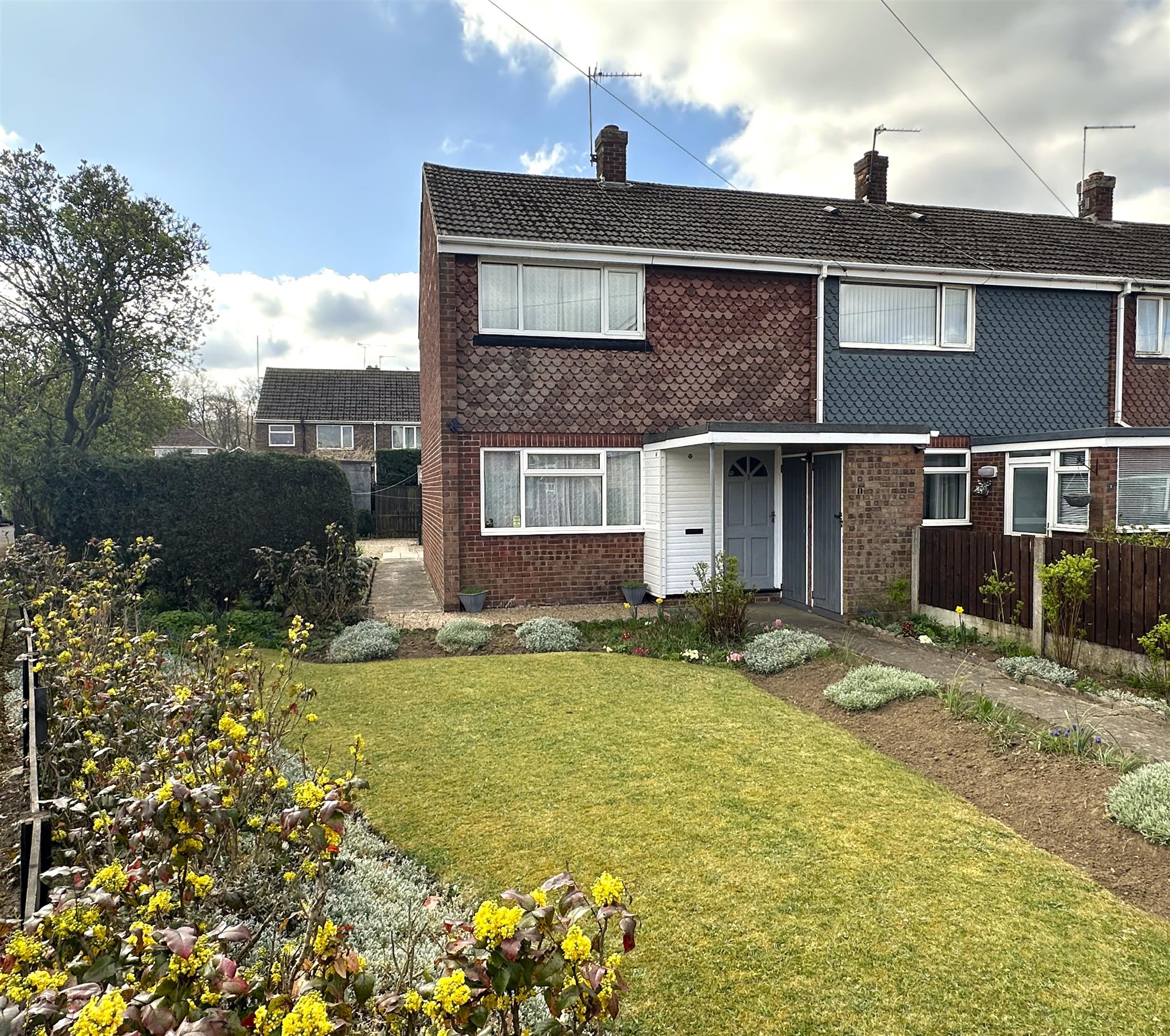 Byfield Road - Picture 1