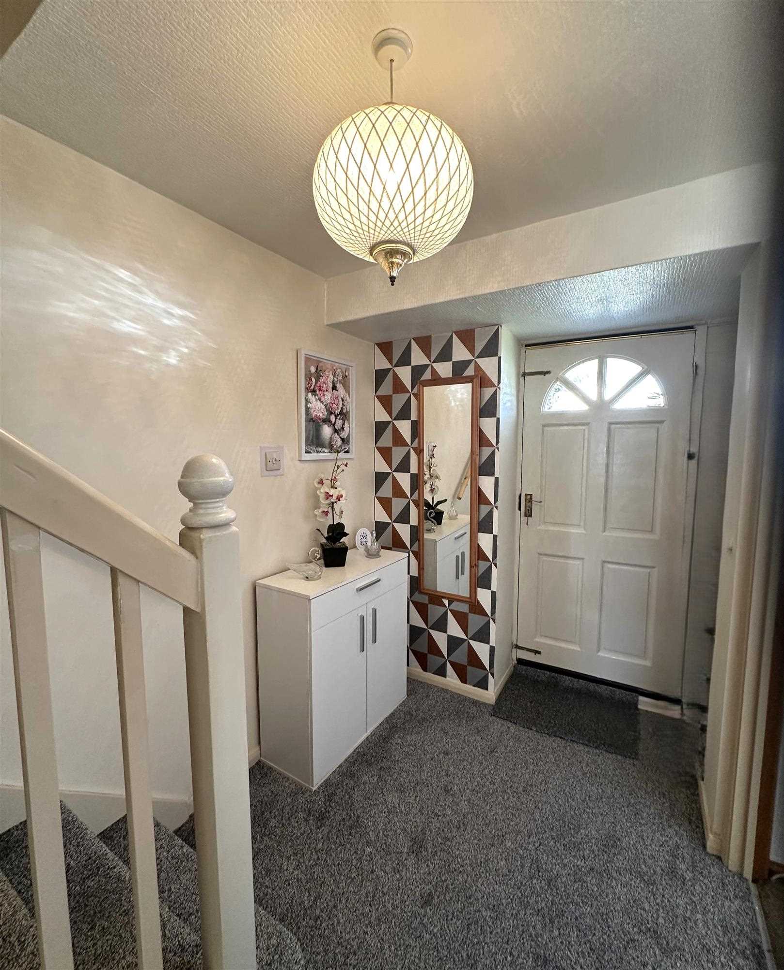 Byfield Road - Picture 2