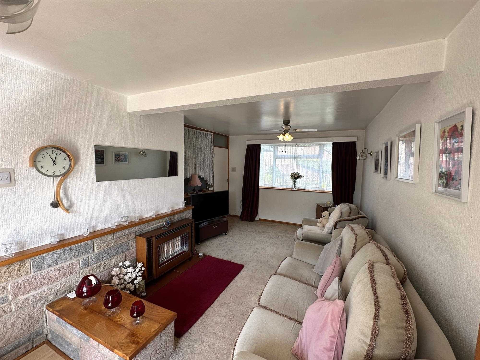 Byfield Road - Picture 4