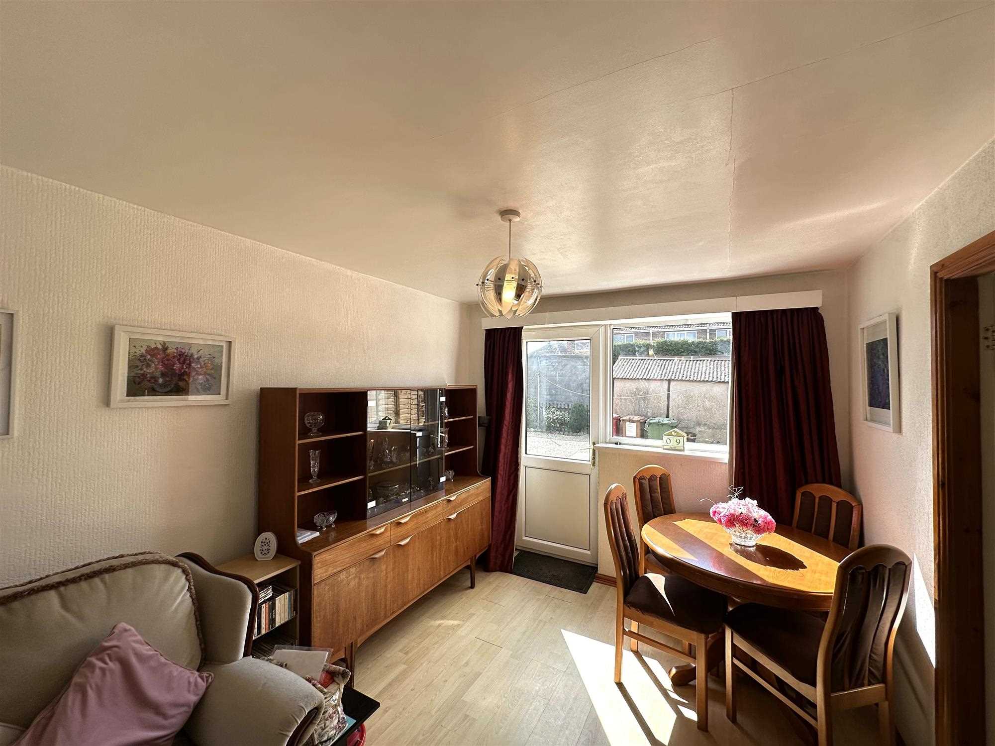 Byfield Road - Picture 6