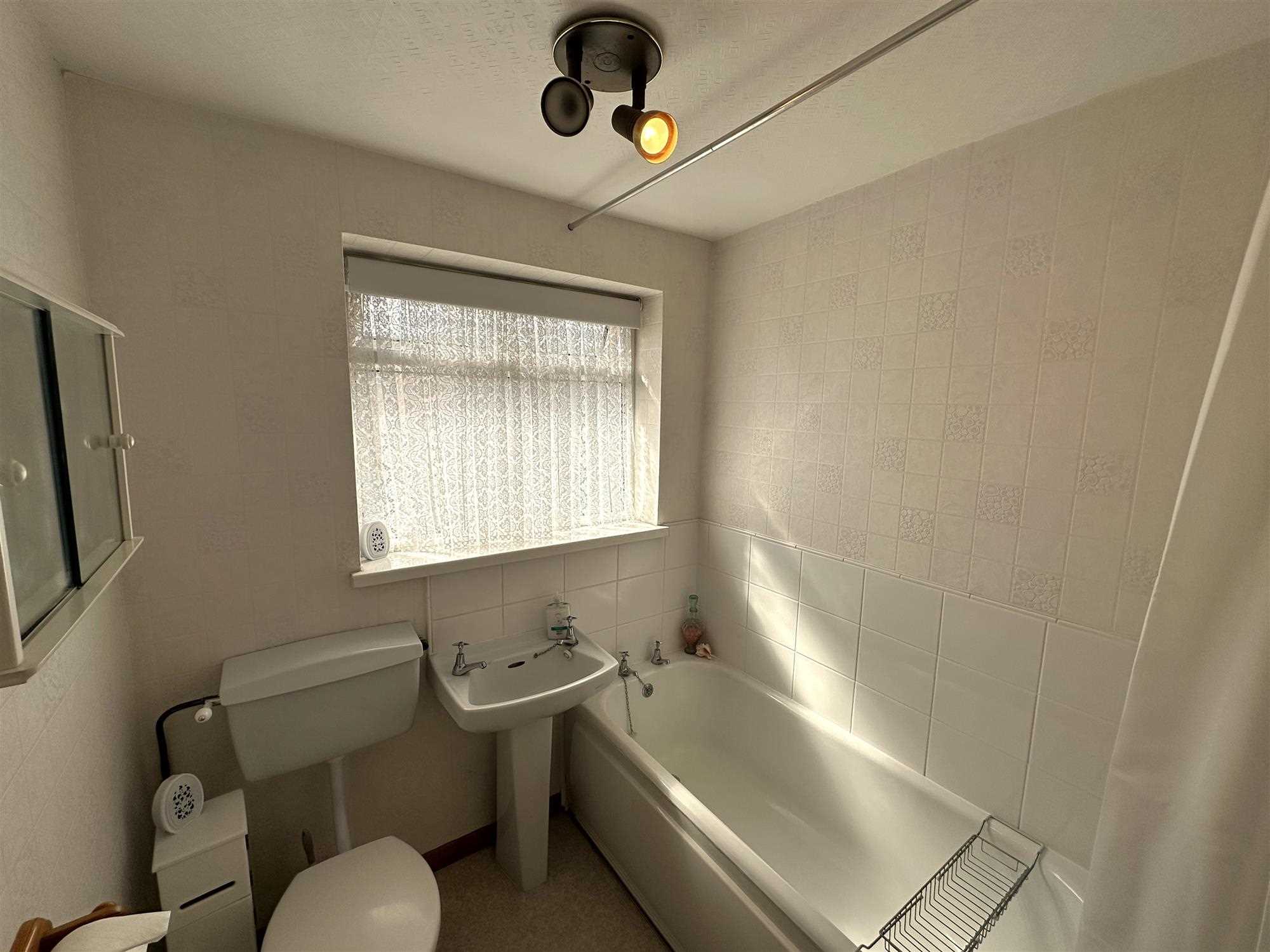 Byfield Road - Picture 10